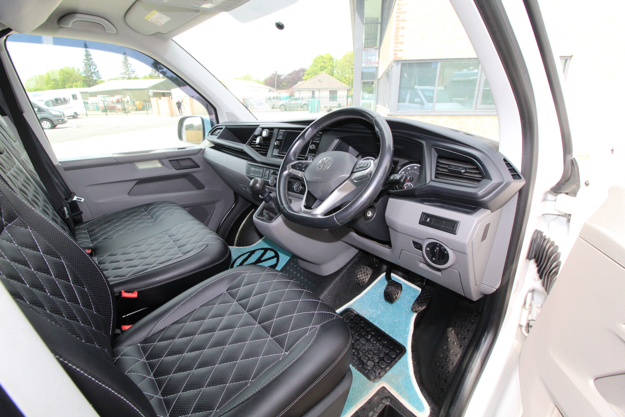 2021-vw-starline-transporter-68559-37.jpg