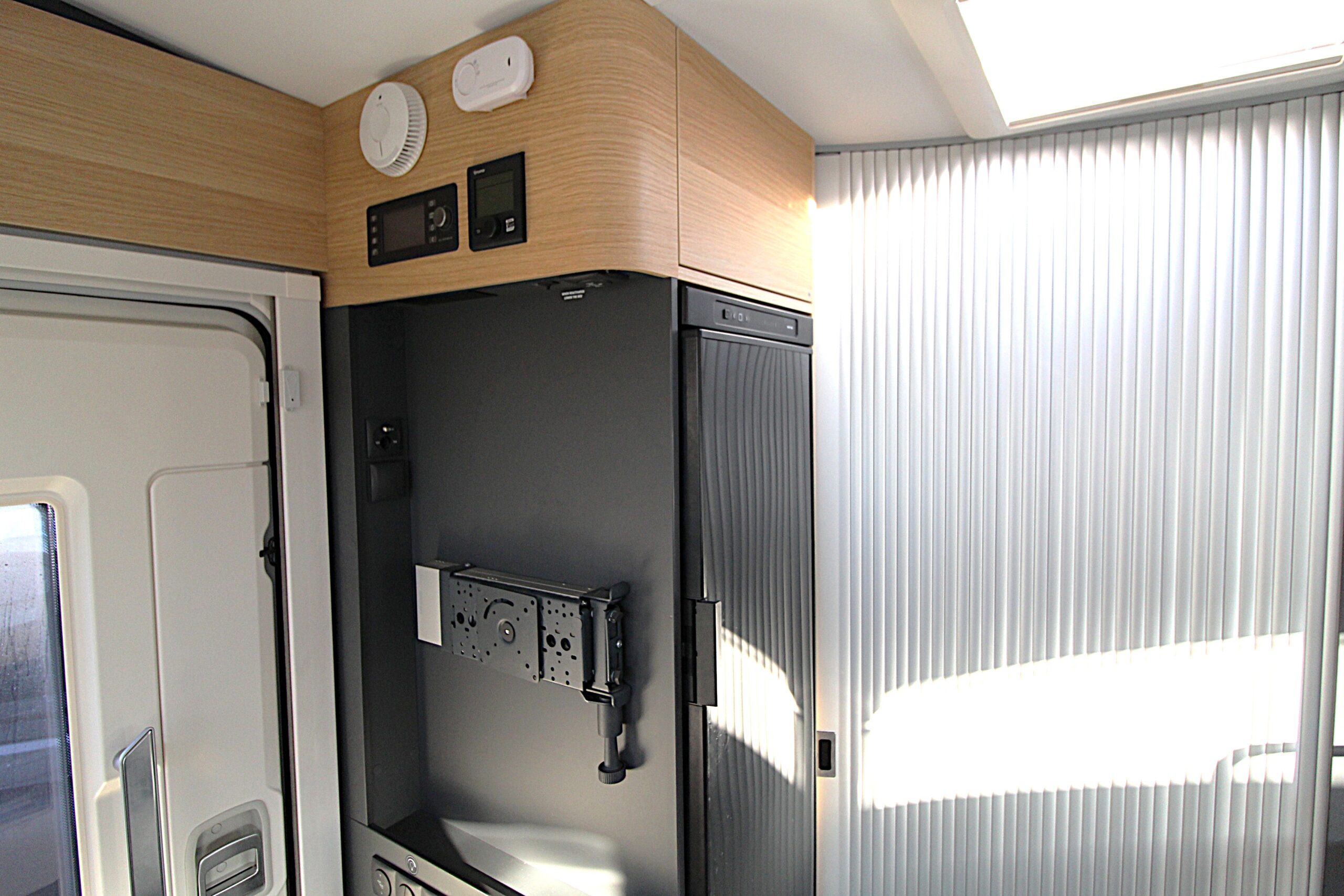 2023-adria-matrix-600-dt-plus-used-13.jpg