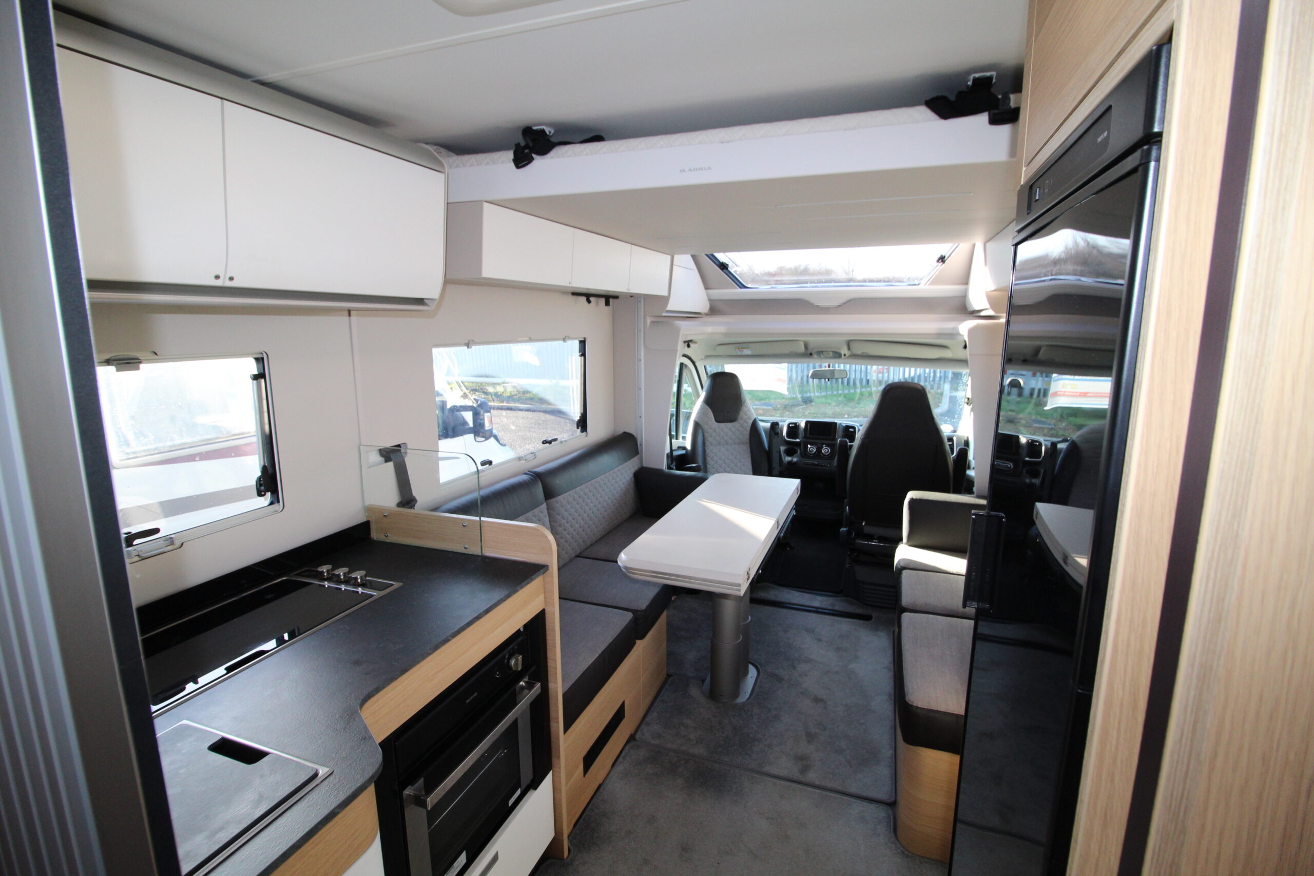 2023-adria-matrix-600-dt-plus-used-21.jpg
