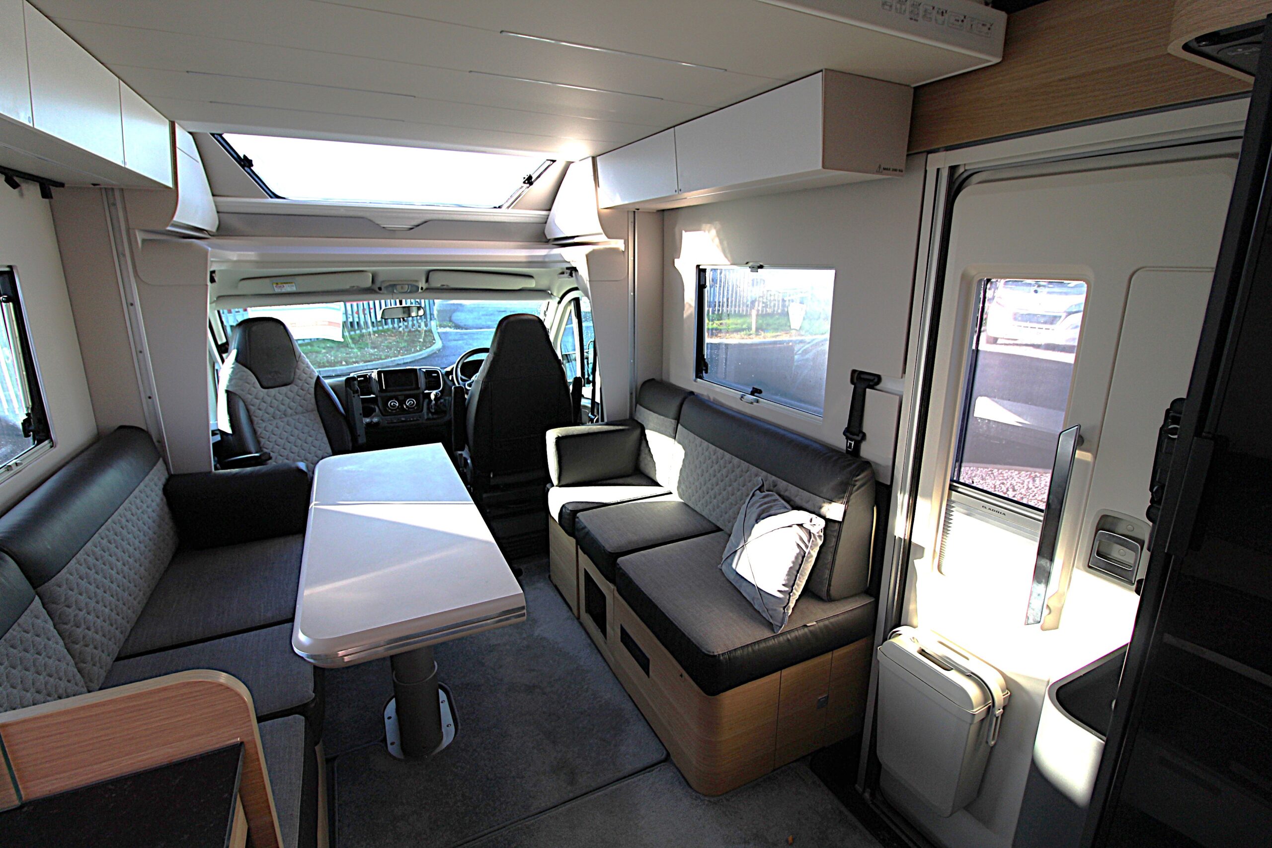 2023-adria-matrix-600-dt-plus-used-24.jpg