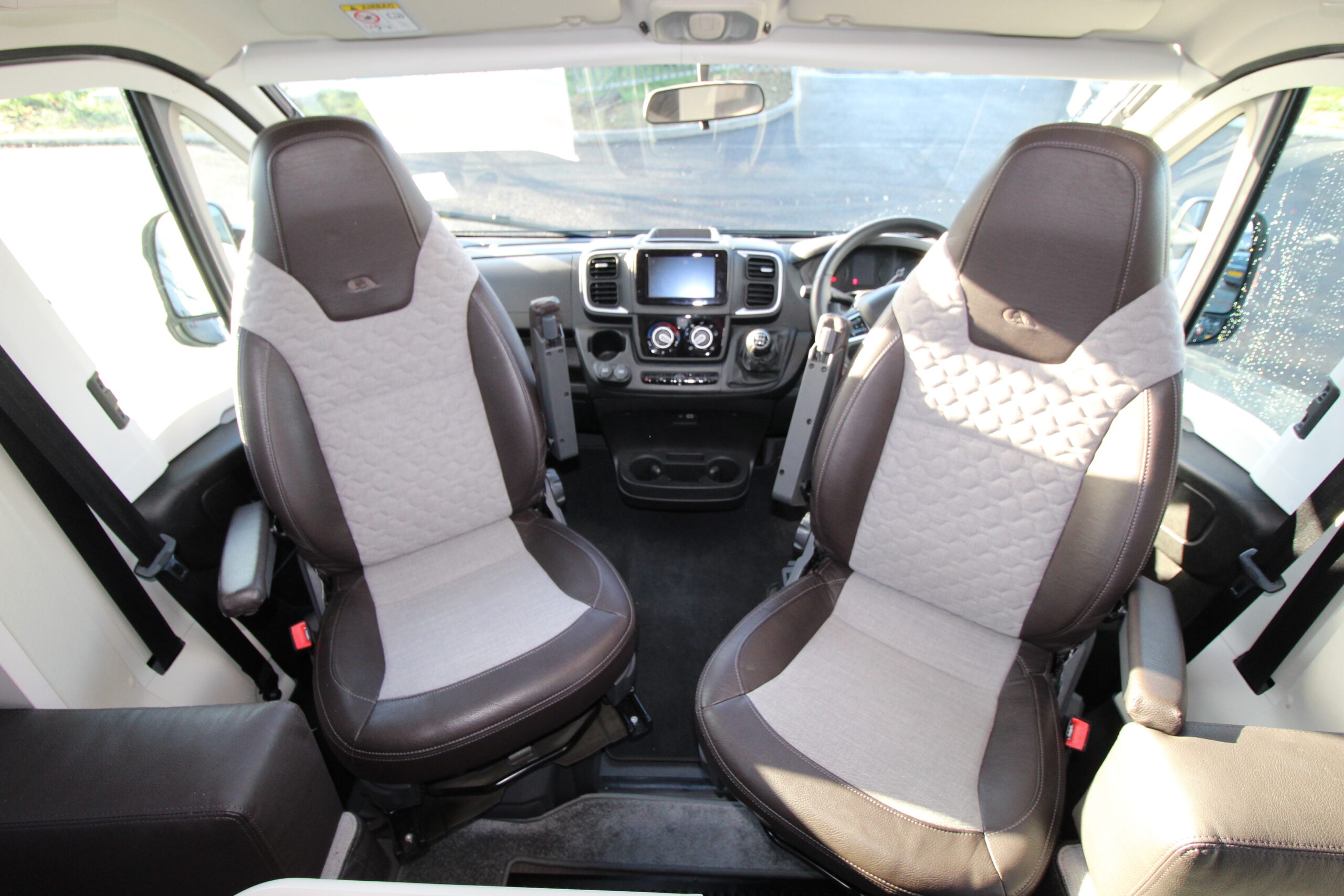 2023-adria-matrix-600-dt-plus-used-7.jpg