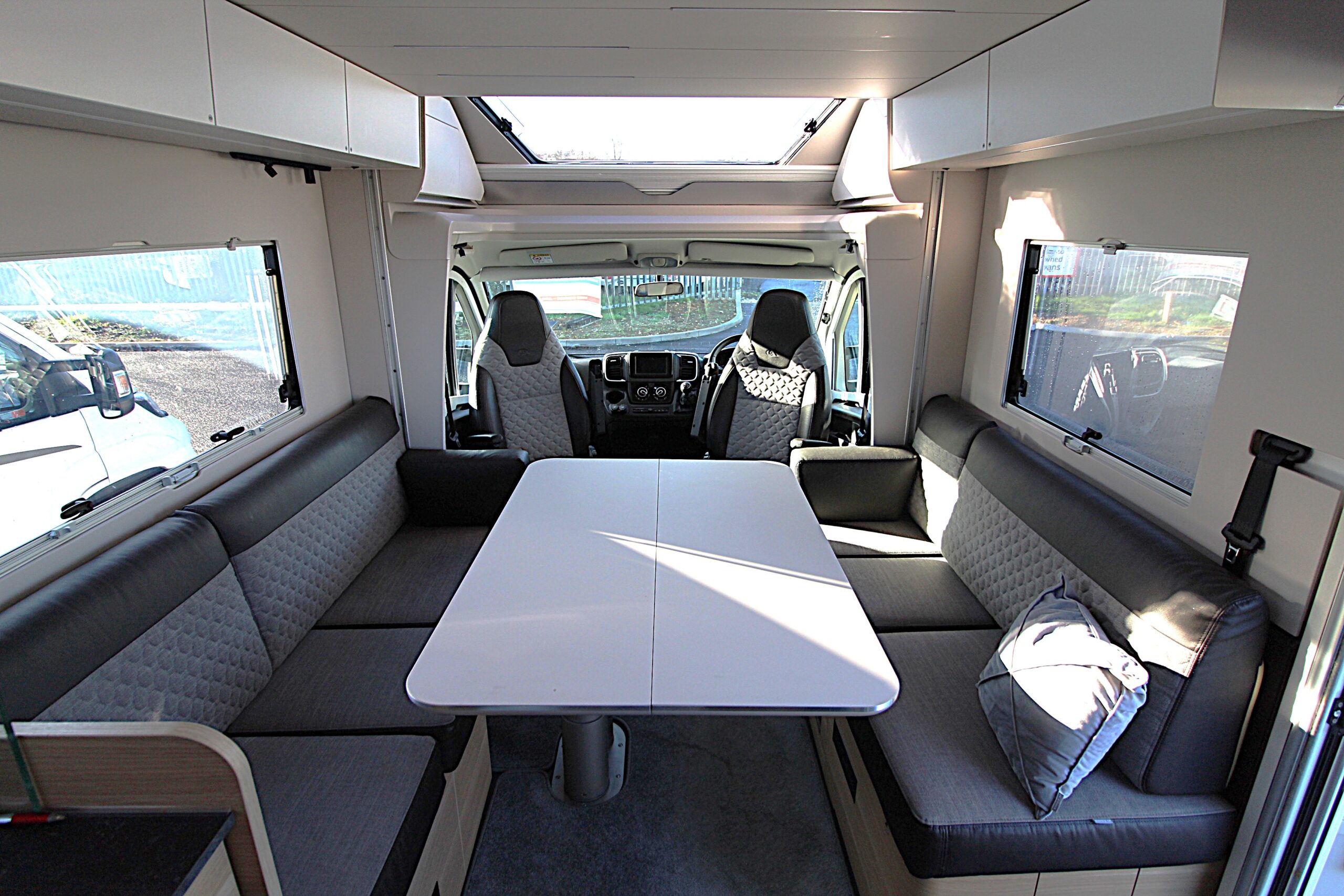 2023-adria-matrix-600-dt-plus-used-8.jpg