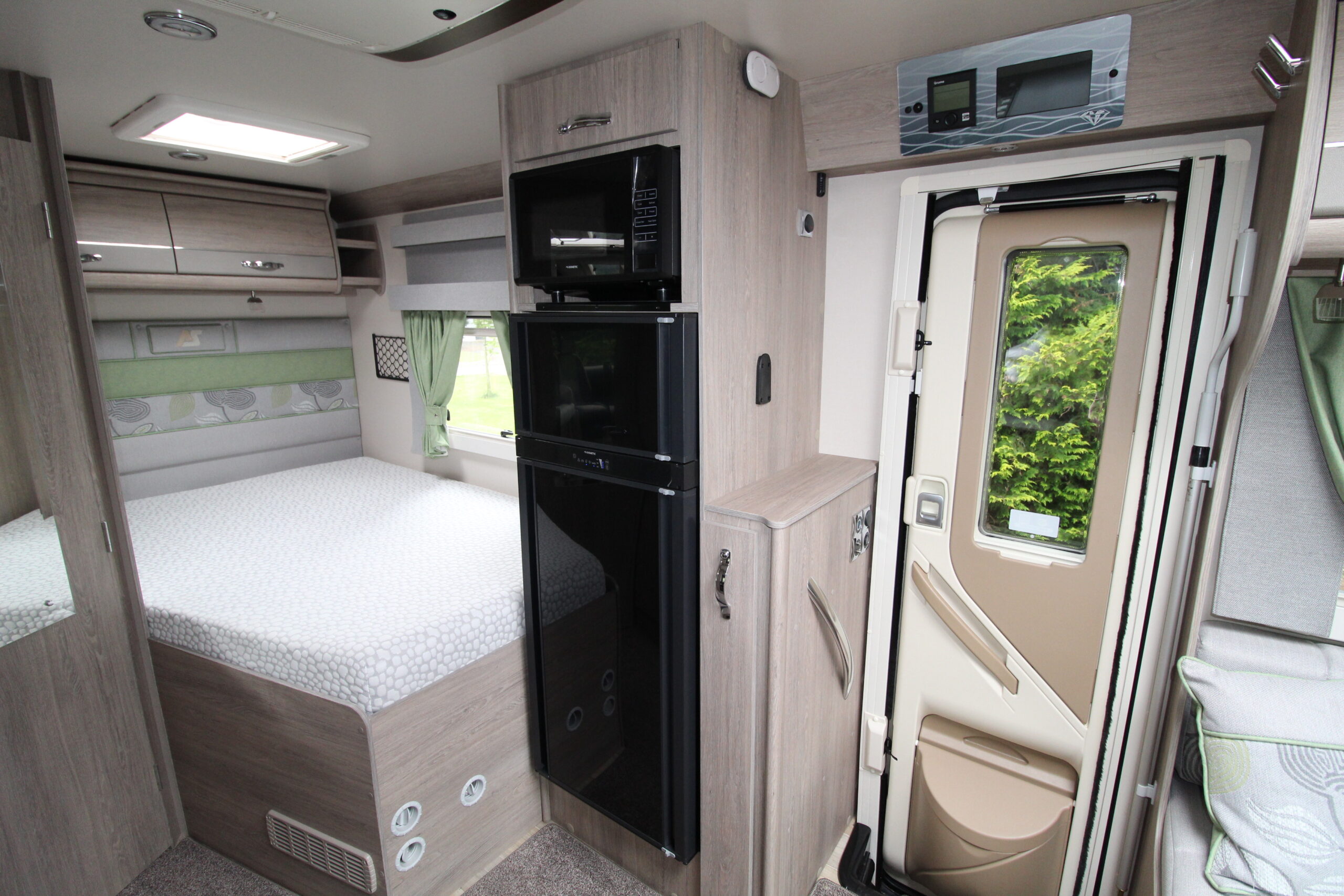 2023-auto-sleeper-malvern-mb-18.jpg