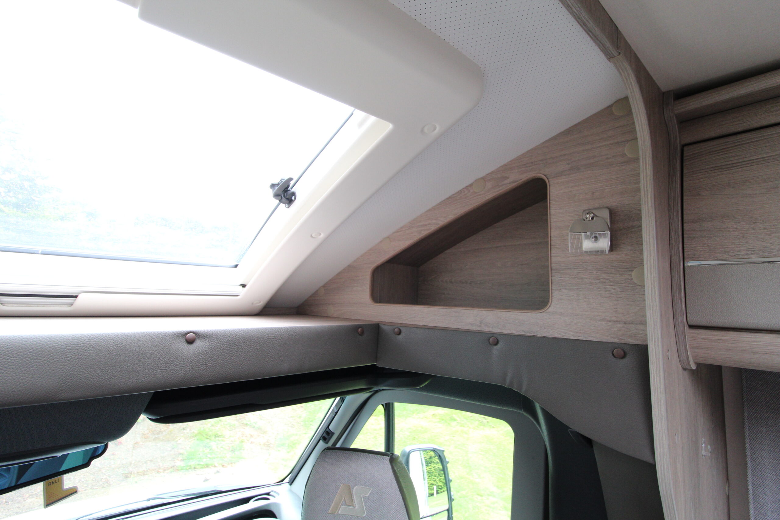 2023-auto-sleeper-malvern-mb-40.jpg