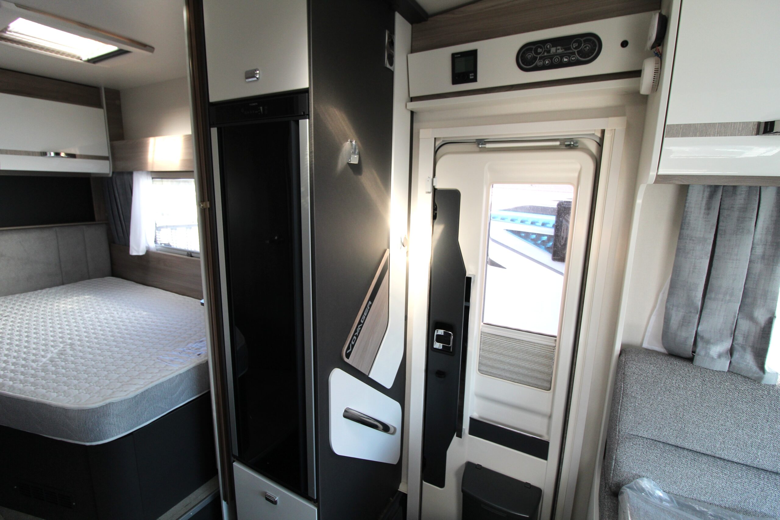 2023-swift-voyager-564-used-14.jpg