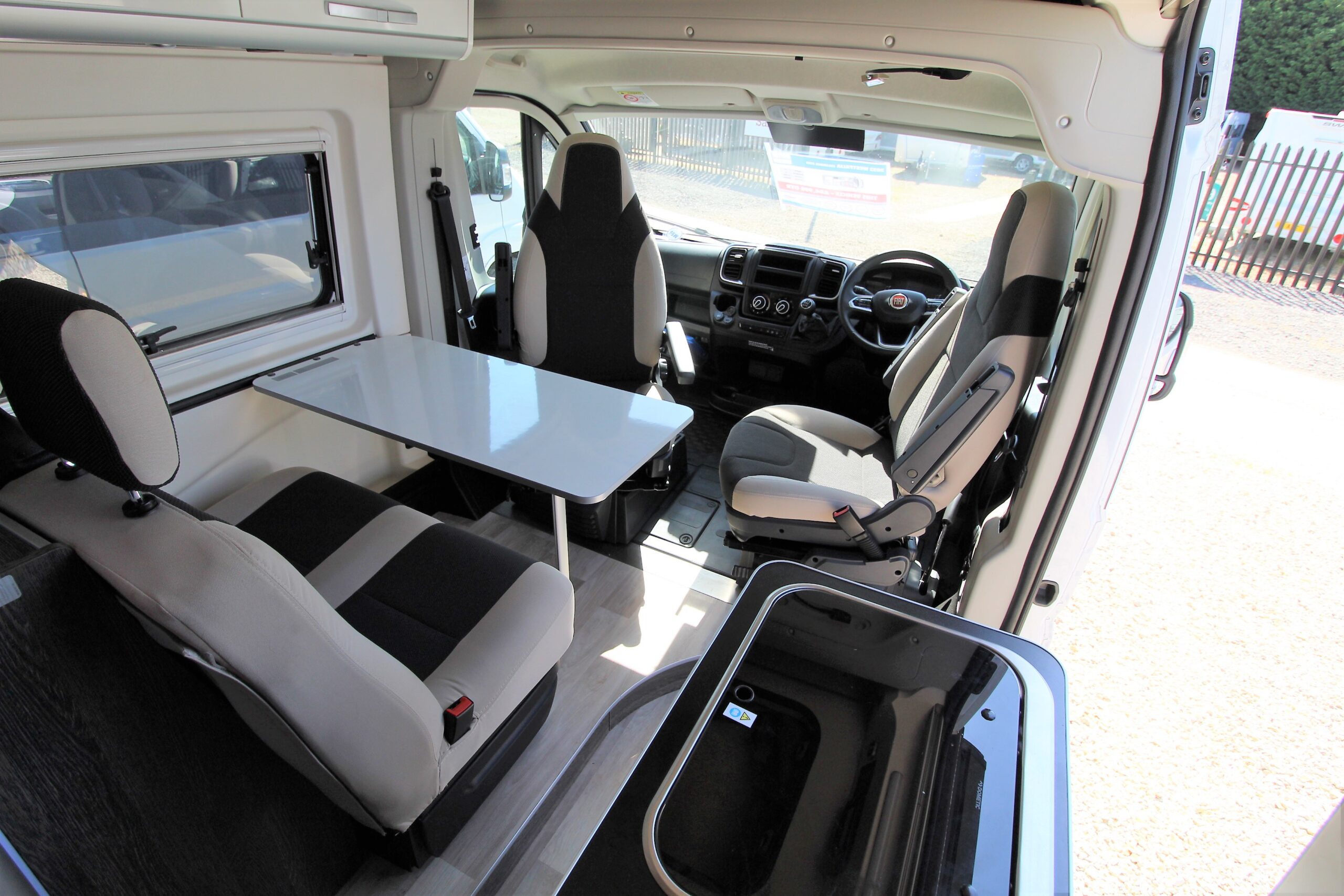2023-westfalia-columbus-601d-sport-white-3.jpg