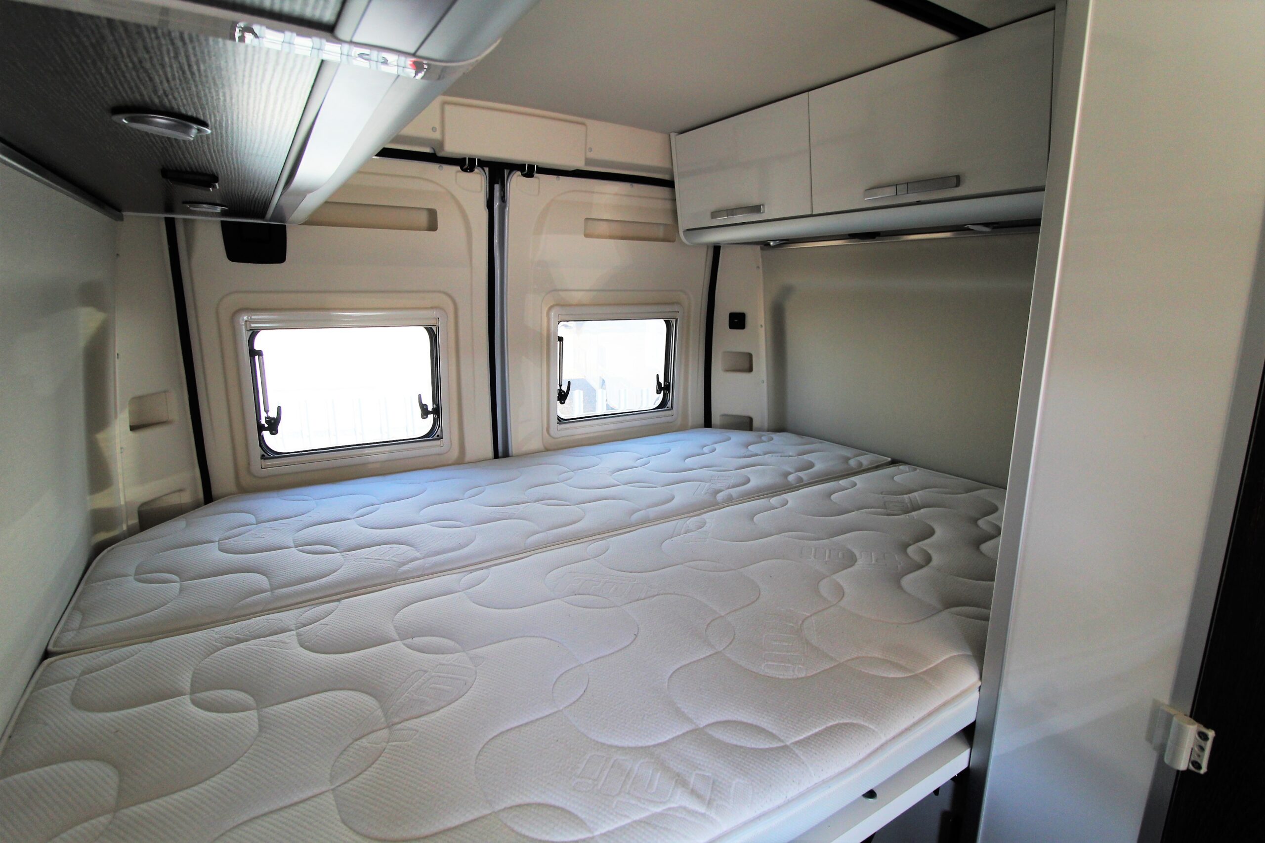 2023-westfalia-columbus-601d-sport-white-5.jpg