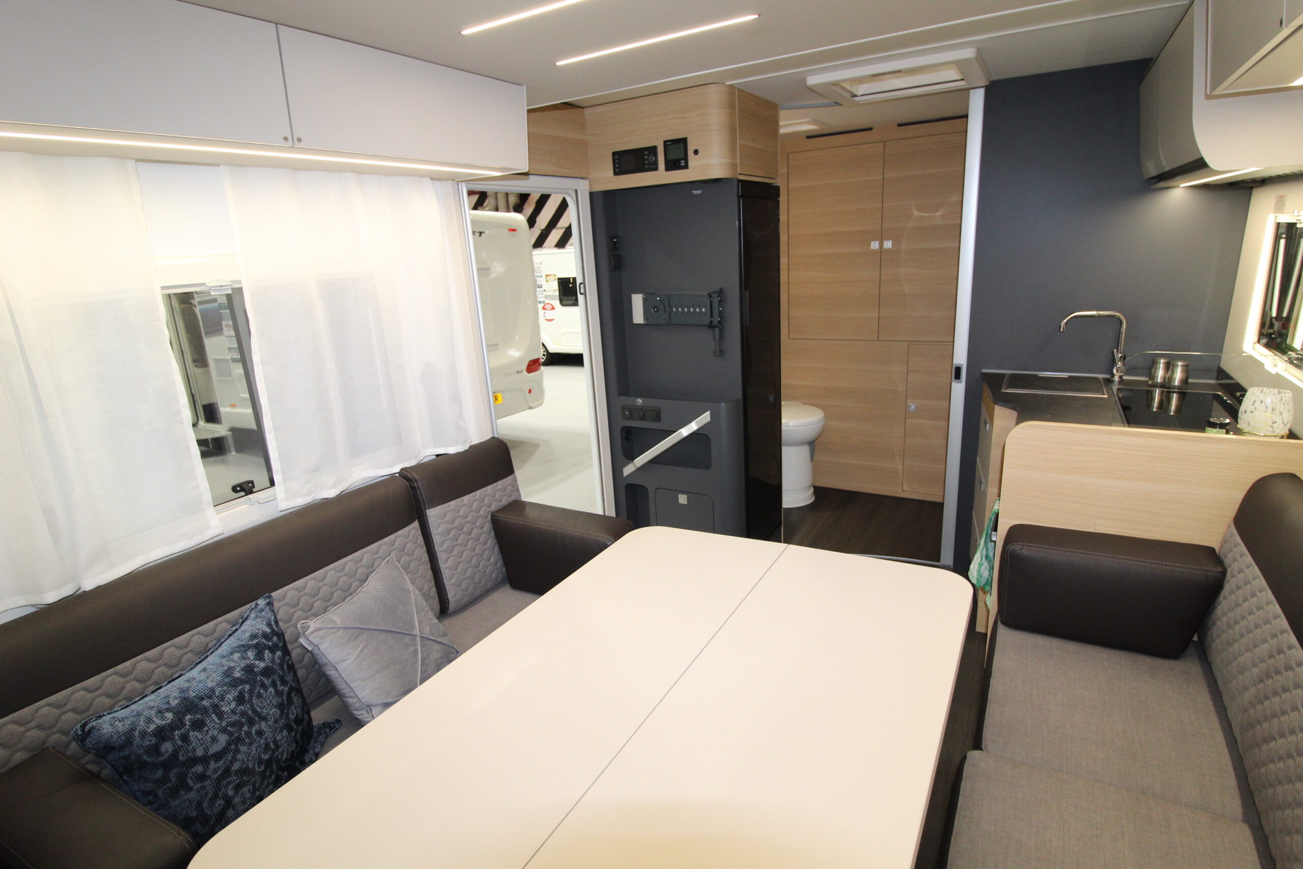 2024-adria-matrix-axxess-600-dt-12.jpg