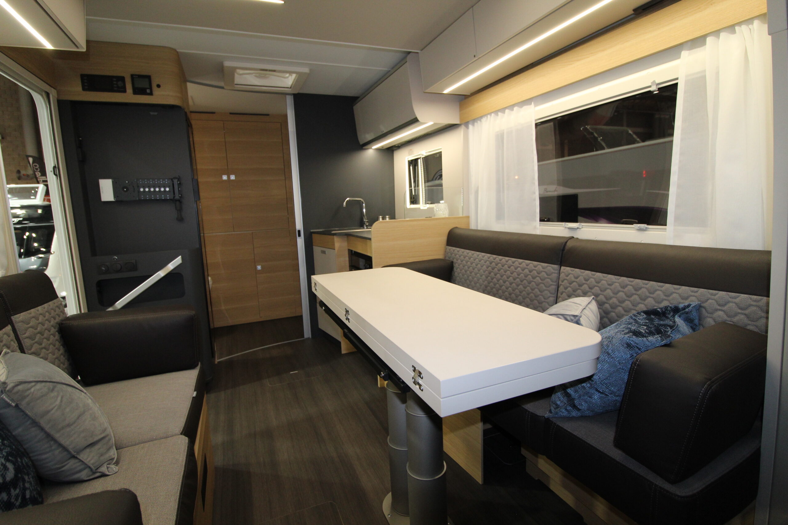 2024-adria-matrix-axxess-600-dt-6.jpg