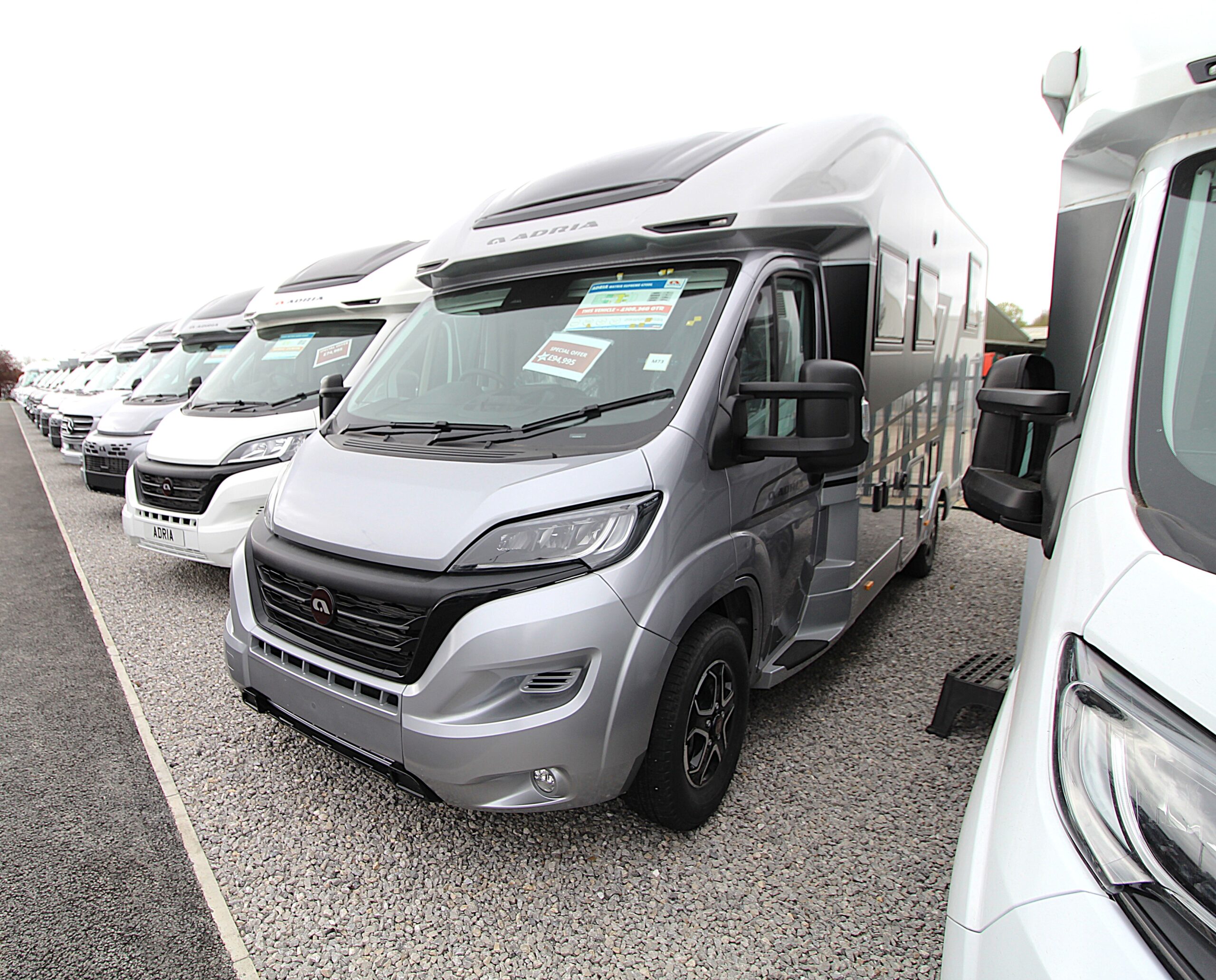 2024-adria-matrix-sup-670-dl-stock-62658-1.jpg