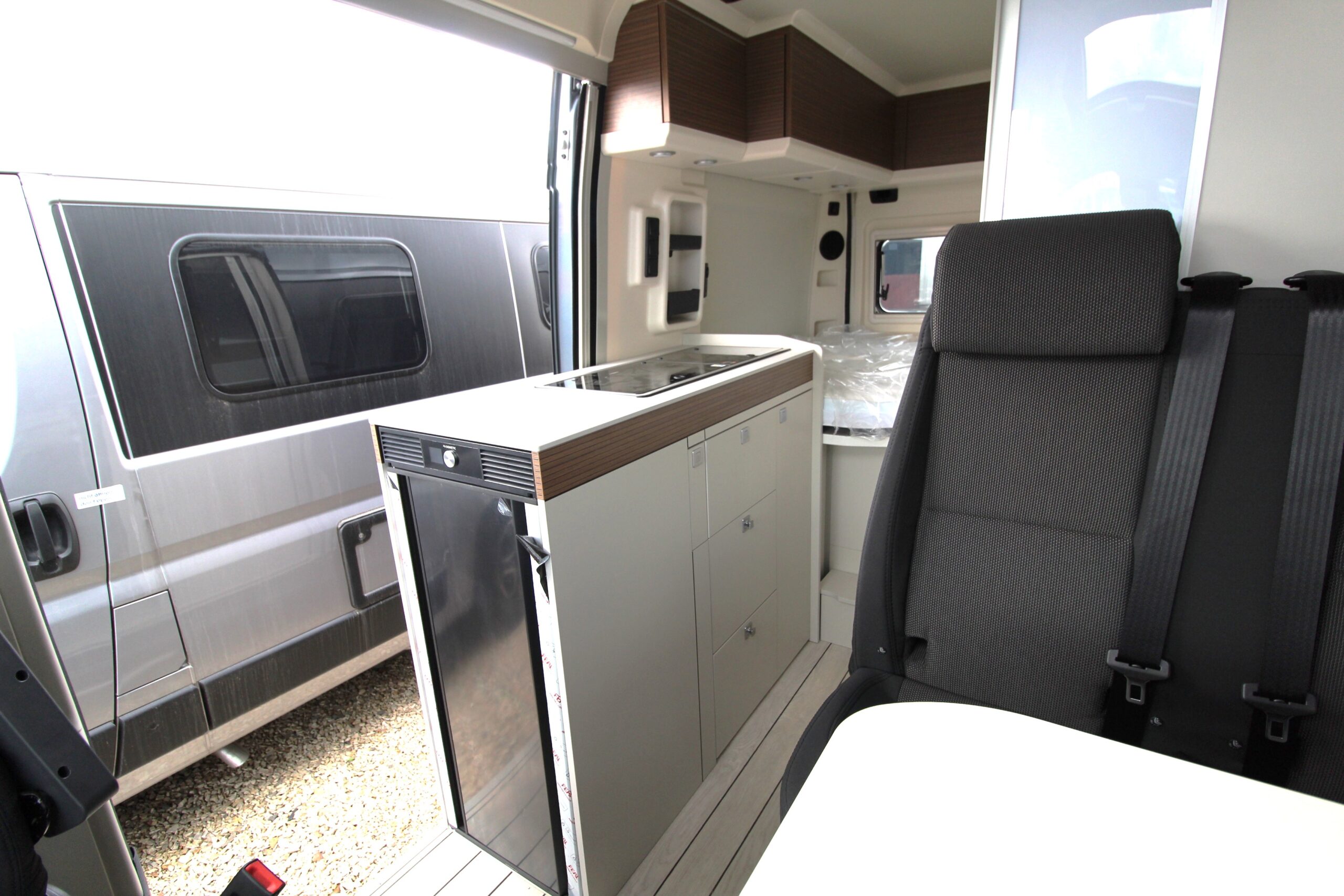 2024-iron-grey-columbus-540d-pop-top-key-69-55157-31.jpg