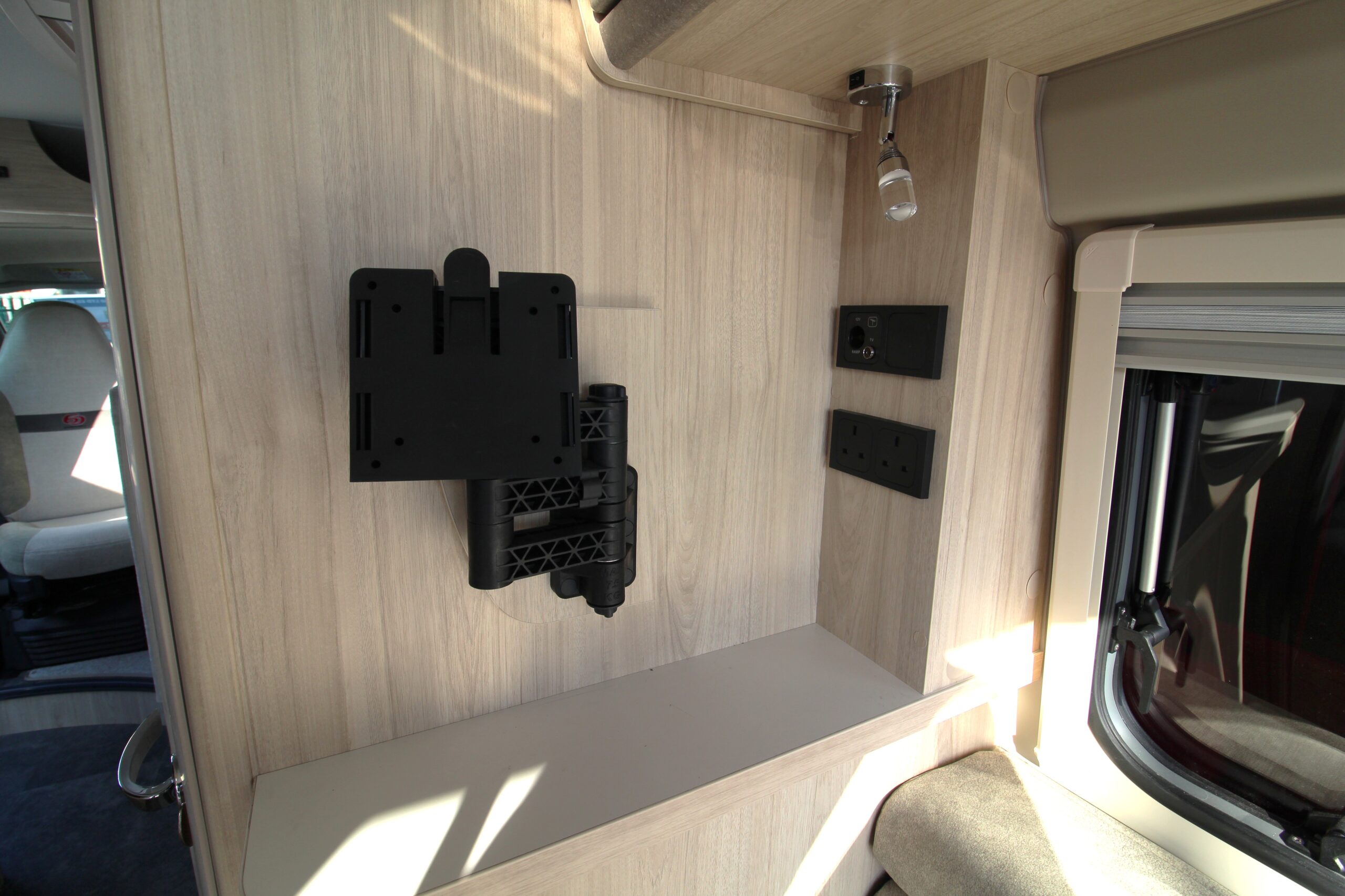 2025-elddis-cv-40-60-year-ltd-ed-24.jpg