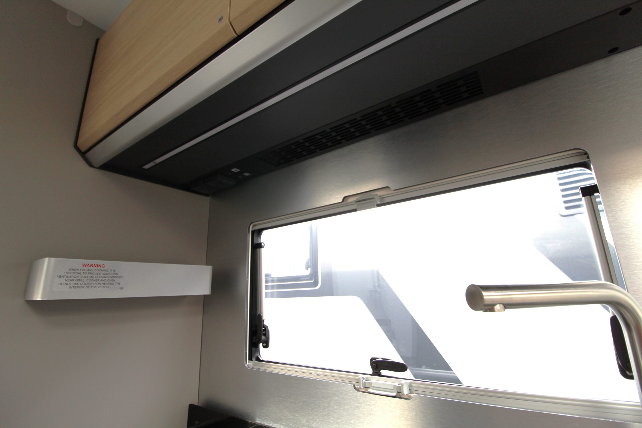 2026-adria-compact-slect-dl-1.jpg