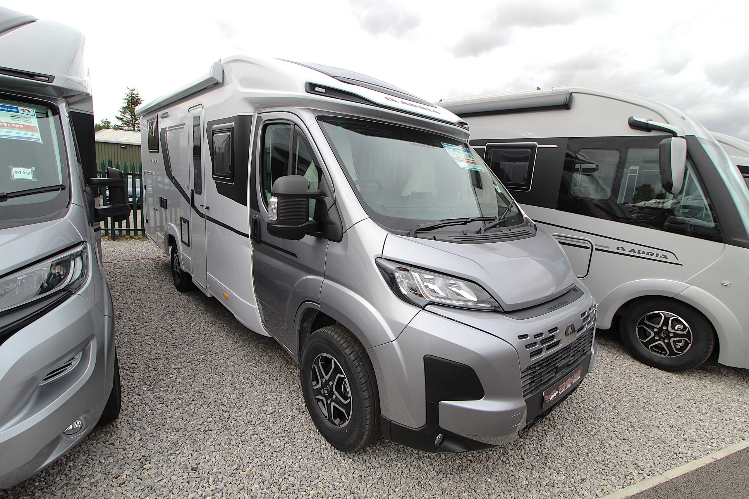 2026-adria-compact-slect-dl-15.jpg