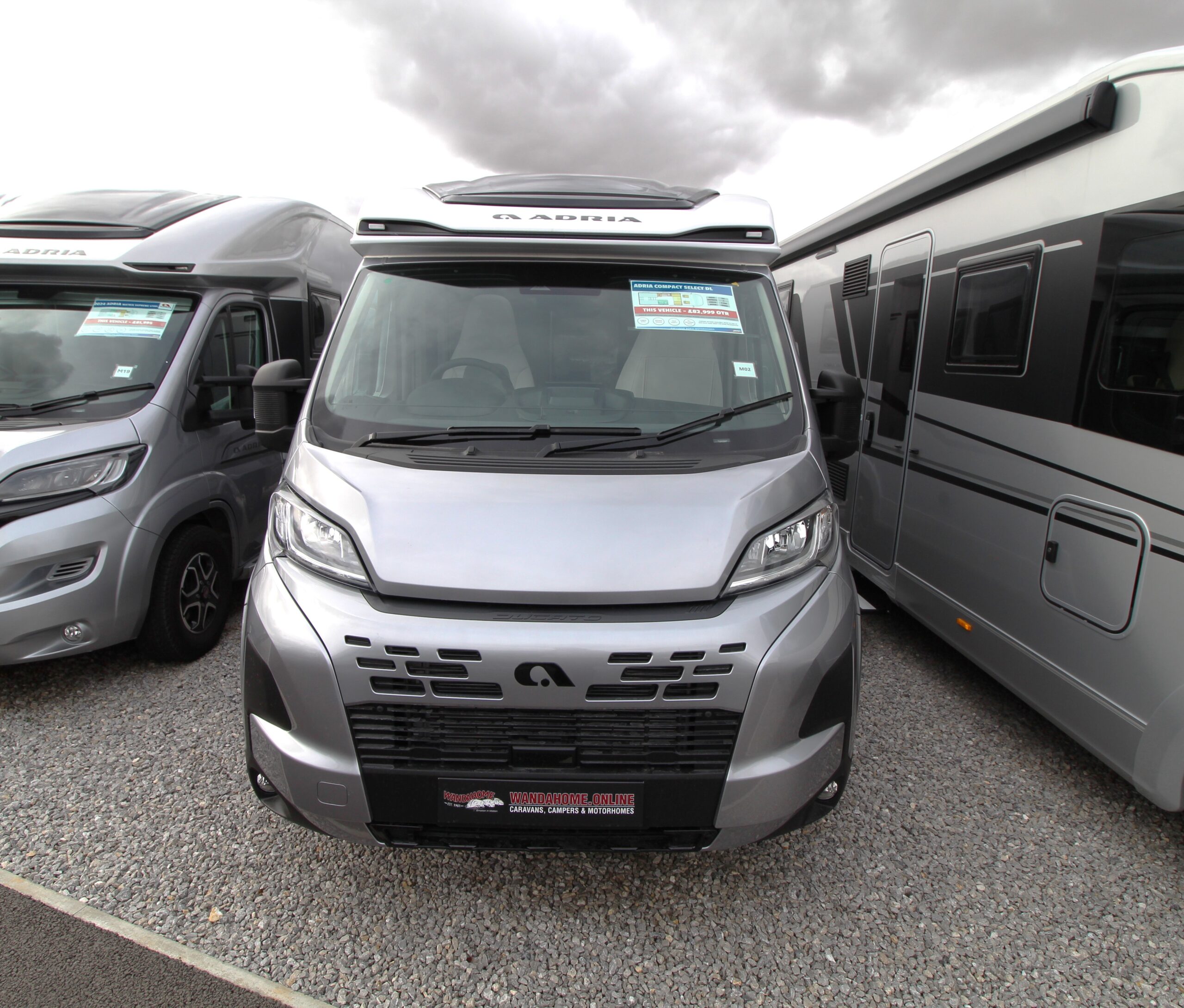 2026-adria-compact-slect-dl-18.jpg