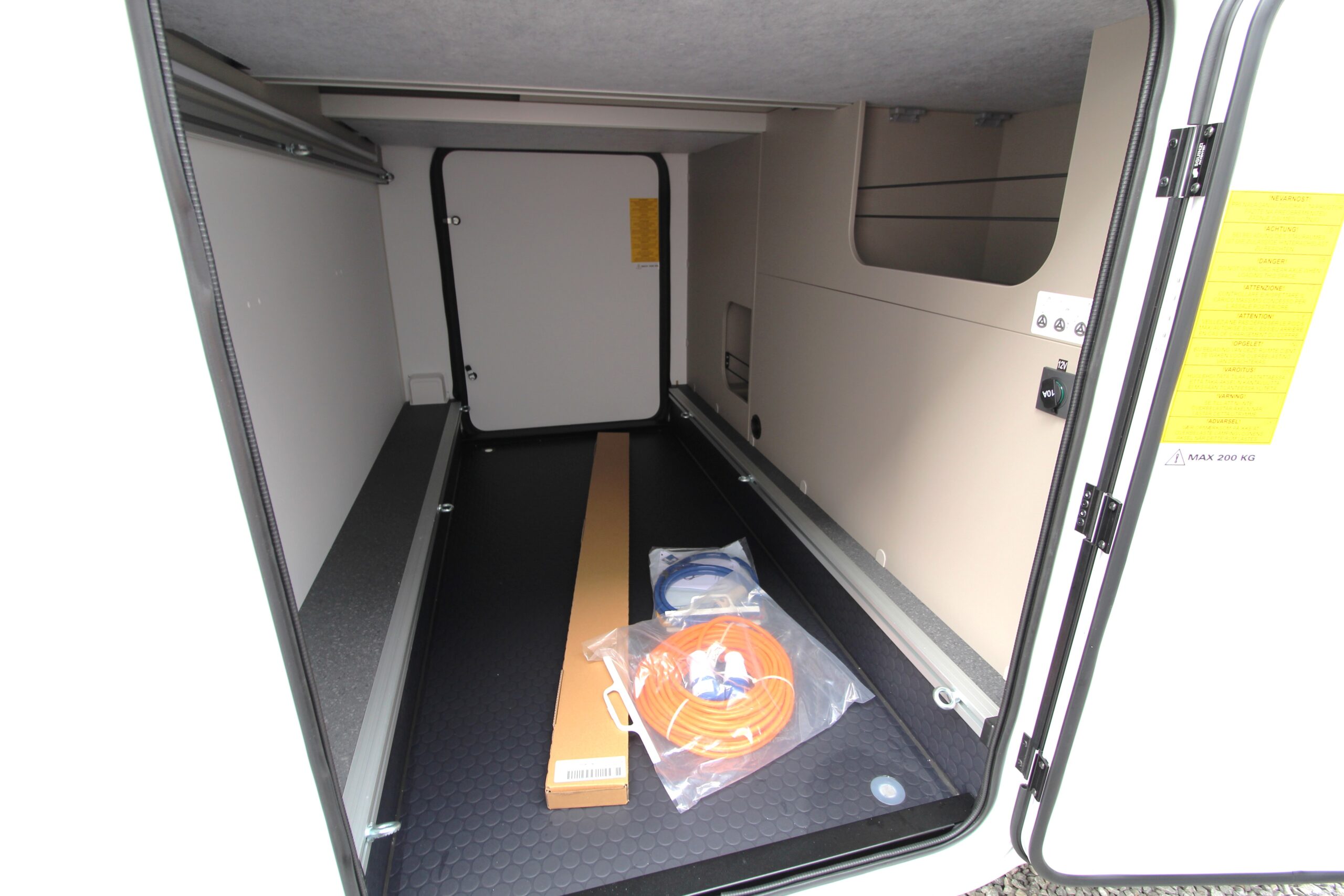 2026-adria-compact-slect-dl-21.jpg