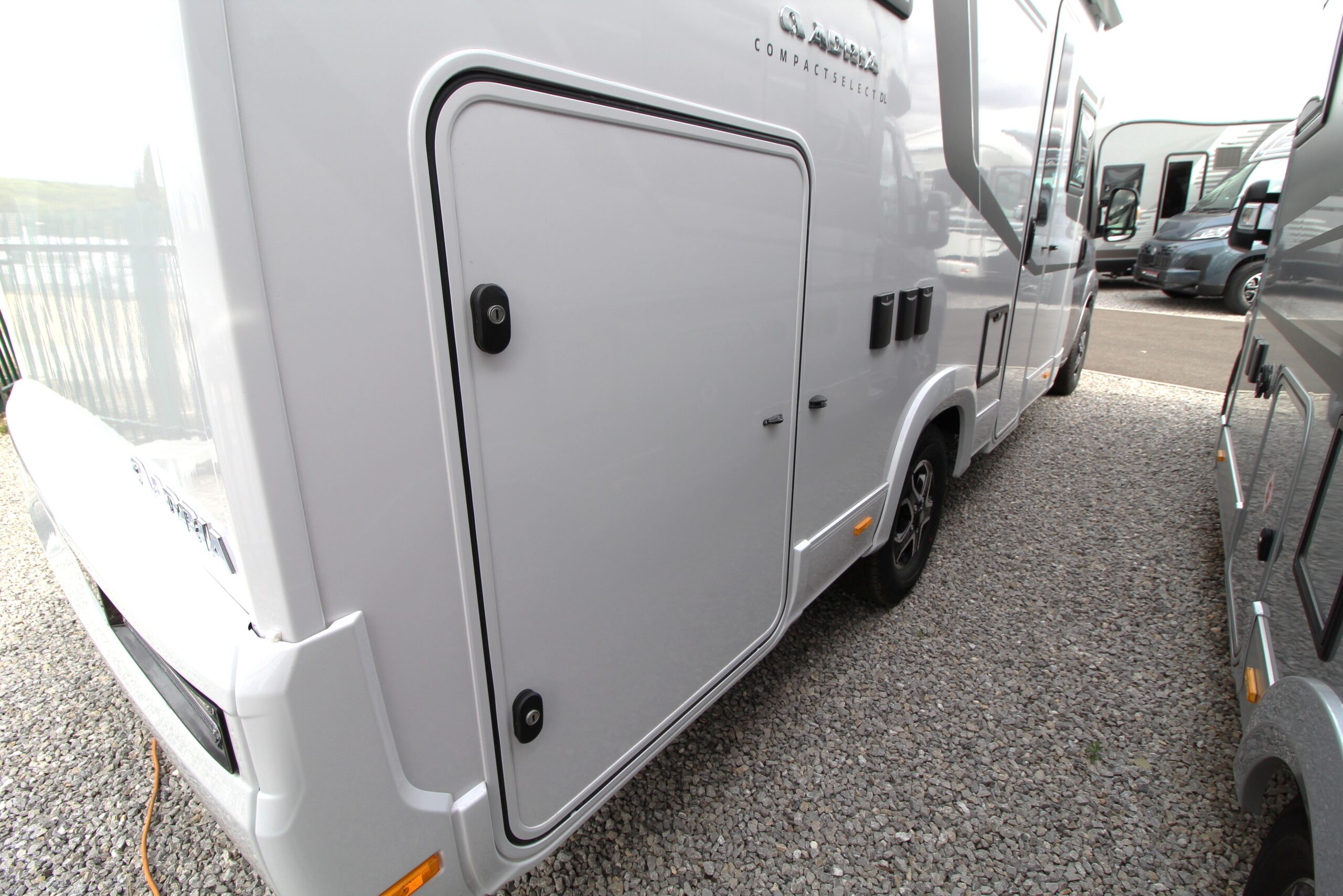 2026-adria-compact-slect-dl-22.jpg