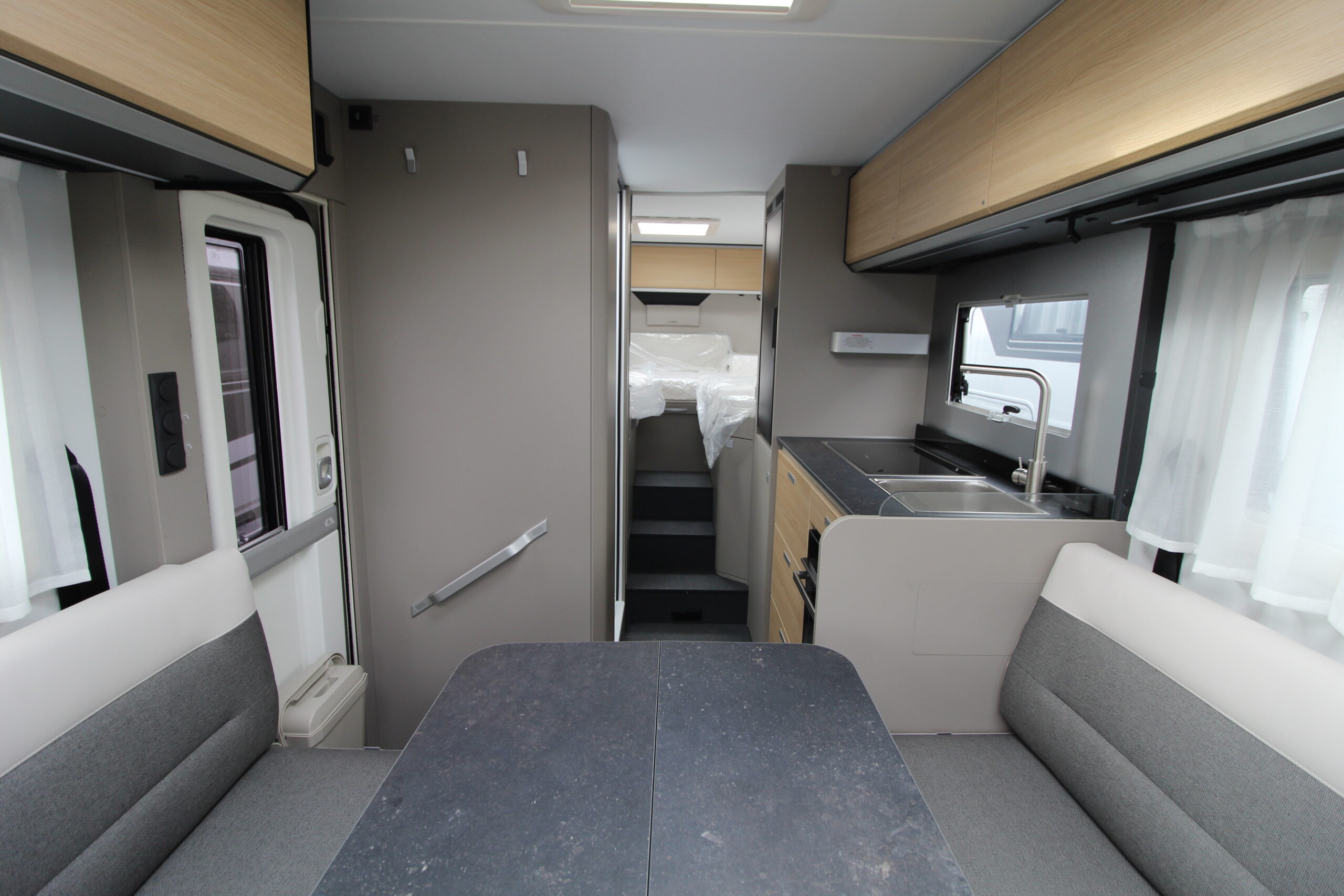 2026-adria-compact-slect-dl-31.jpg