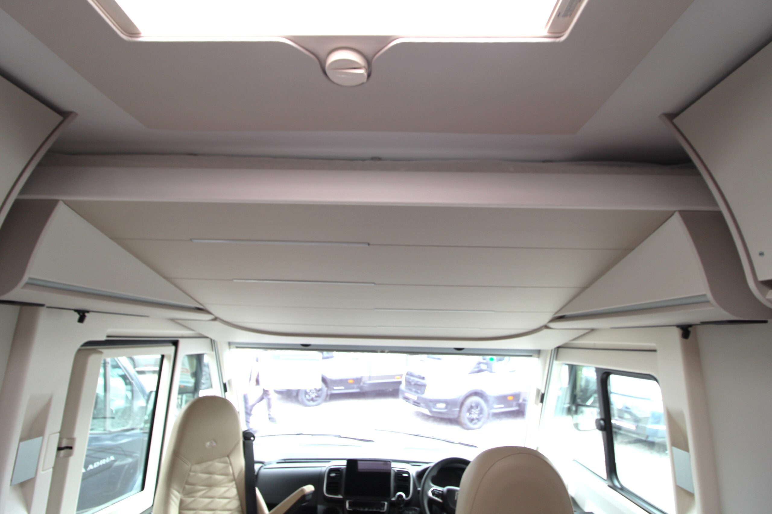 2026-adria-sonic-supreme-700-dl-32.jpg