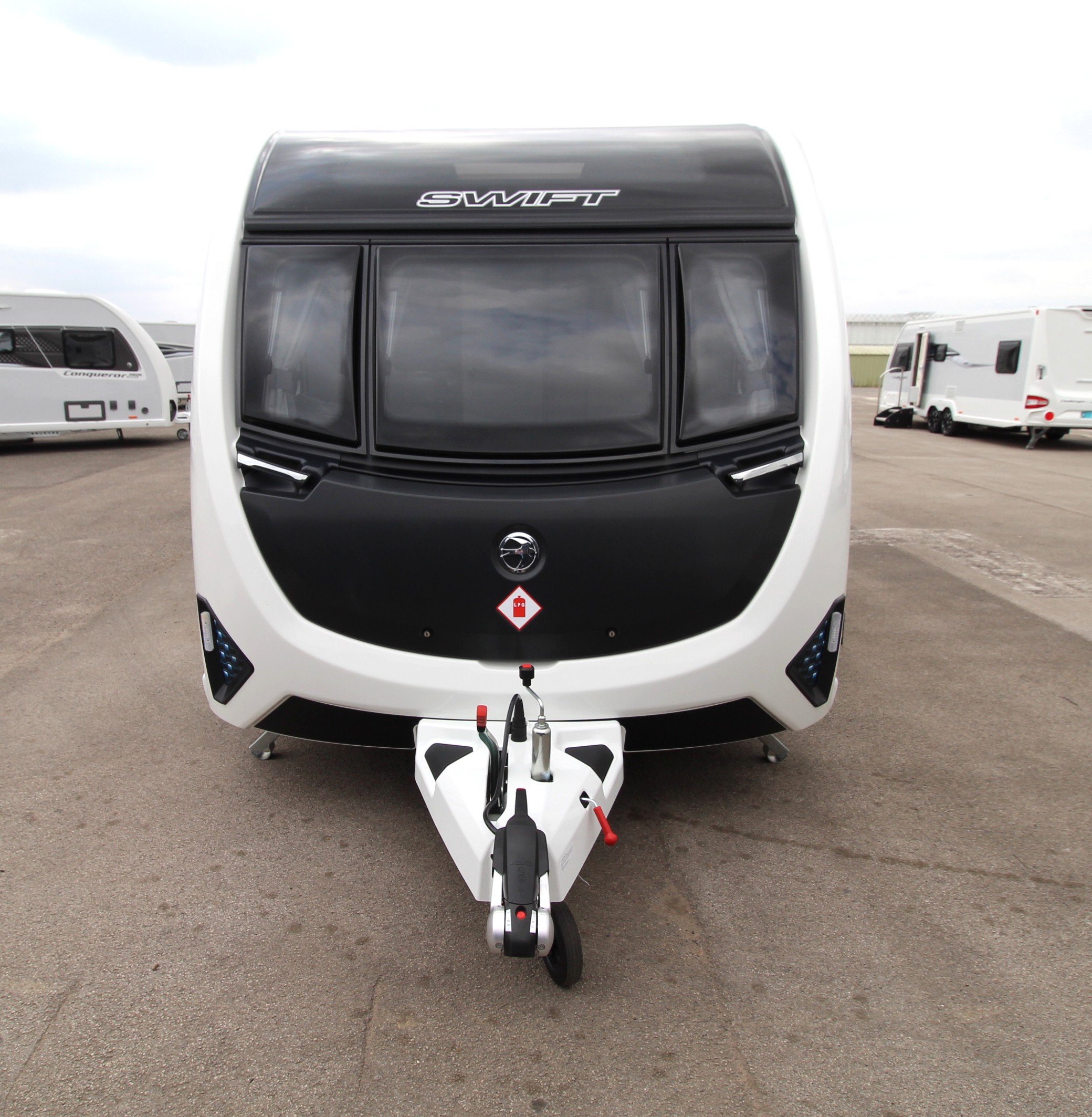 2026-challenger-560-3.jpg