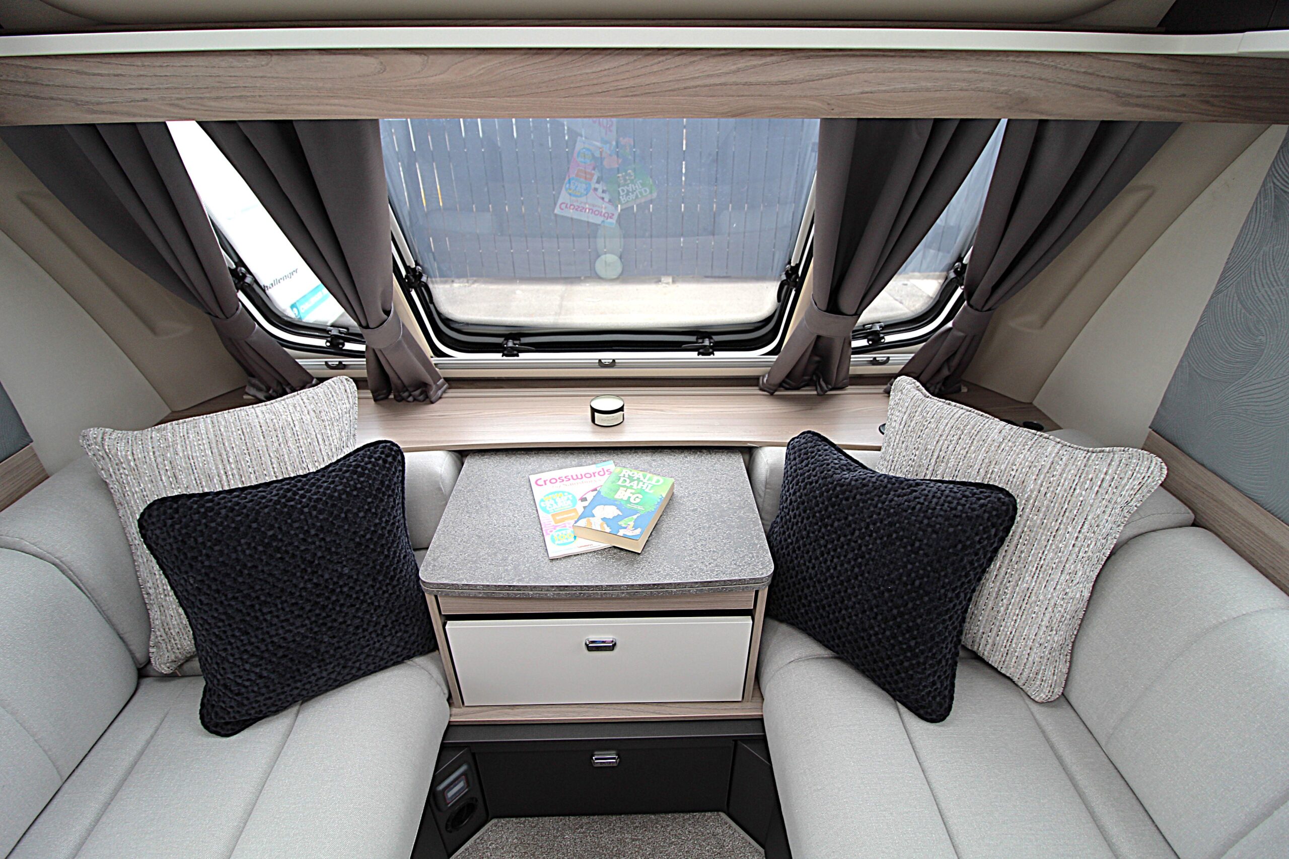2026-challenger-560-9.jpg