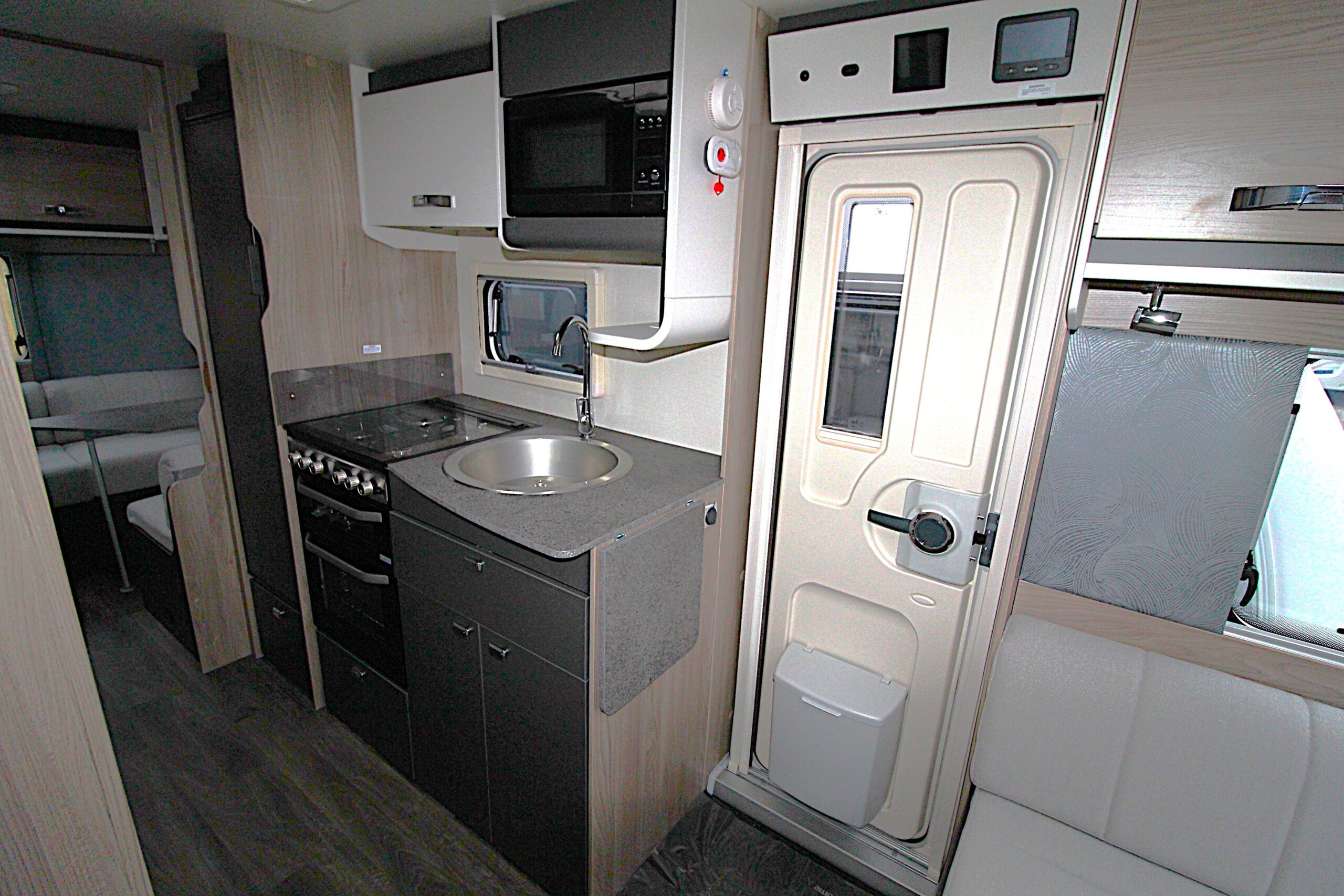 2026-challengrer-590-12_1.jpg