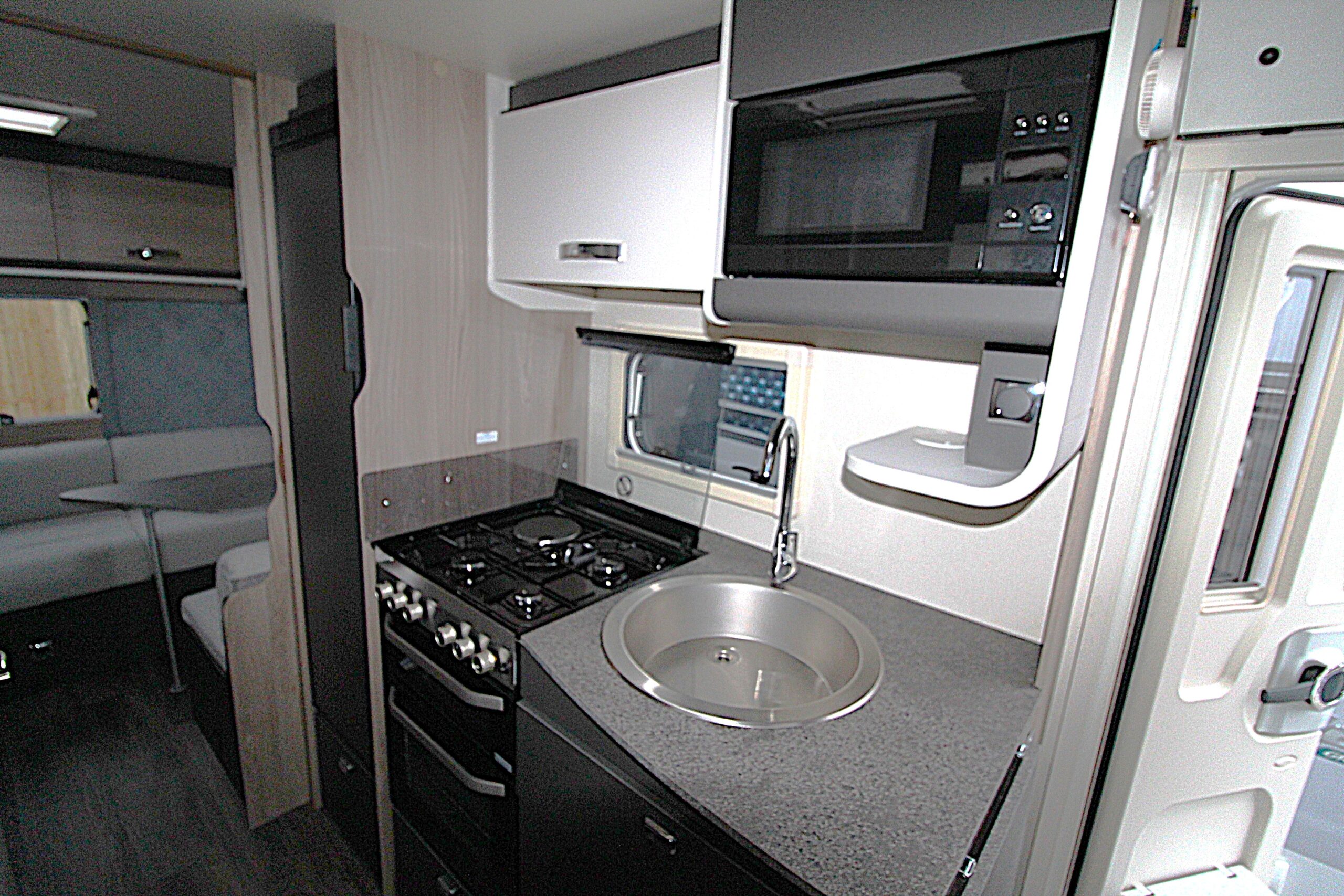 2026-challengrer-590-16_1.jpg