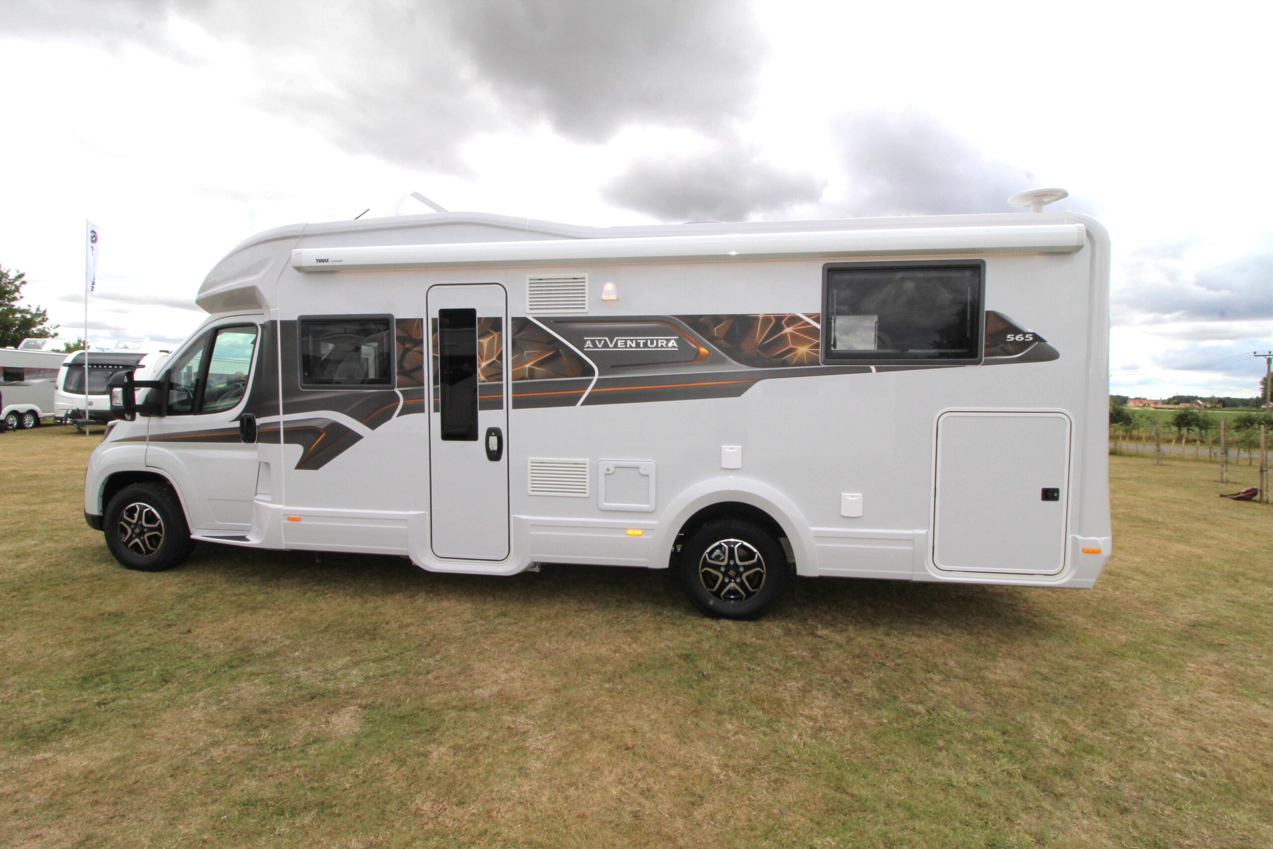 2026-coachman-565-aventura-exterior-5.jpg
