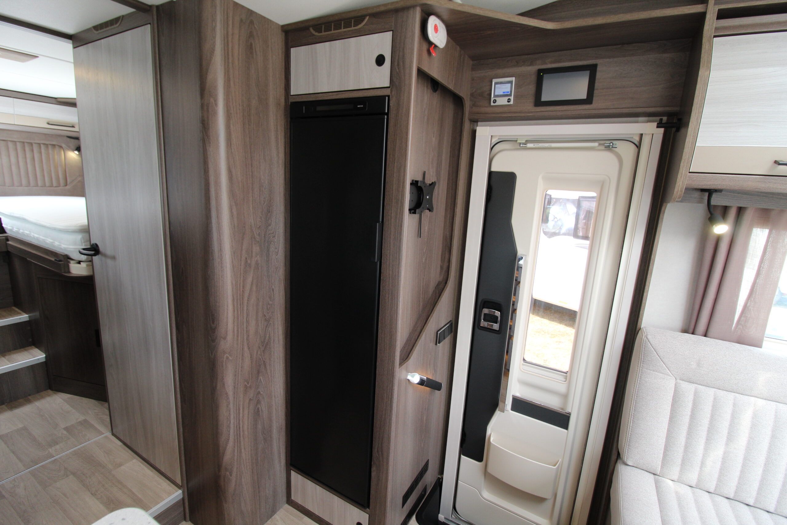 2026-coachman-aventura-565-13.jpg