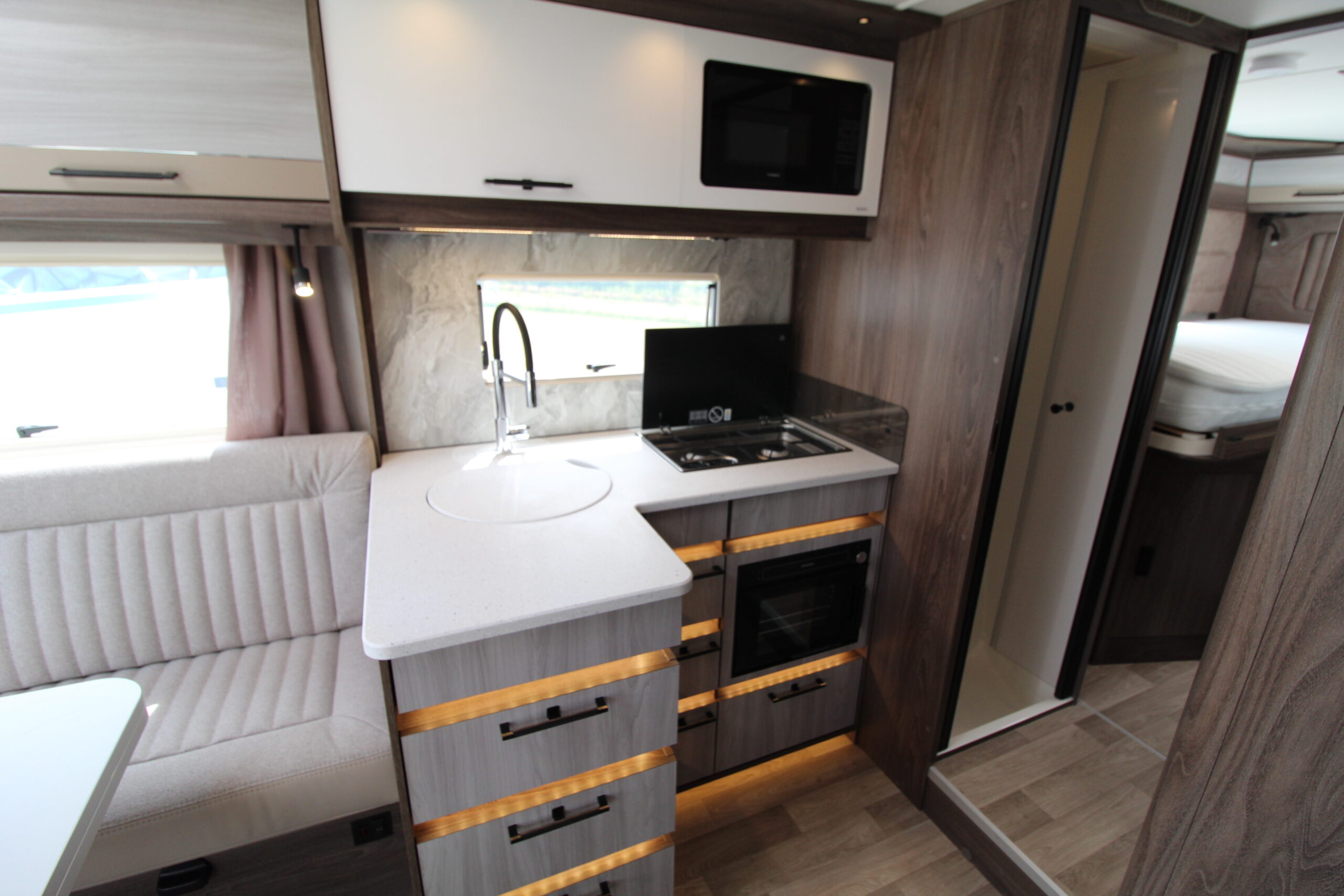 2026-coachman-aventura-565-19.jpg