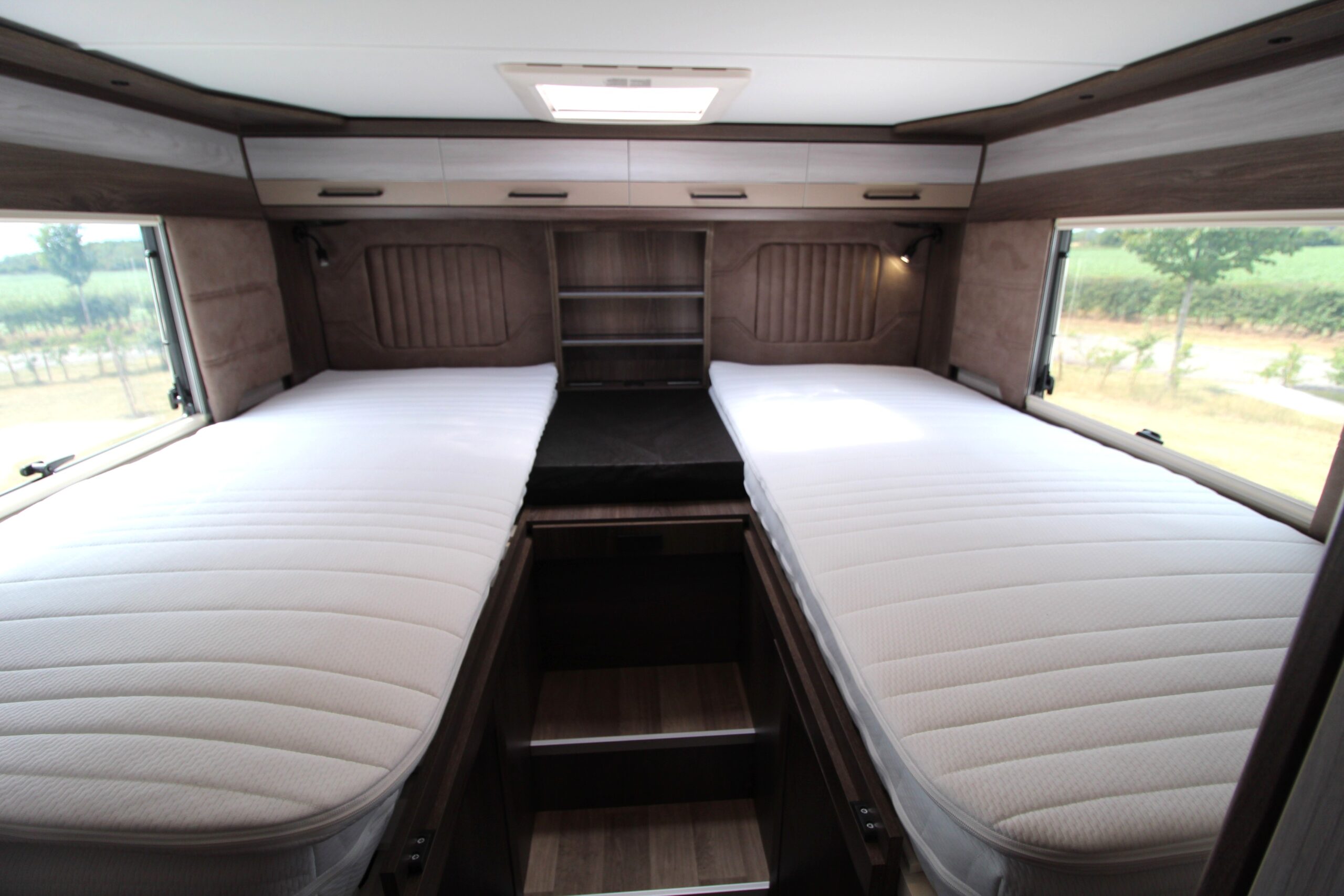 2026-coachman-aventura-565-20.jpg