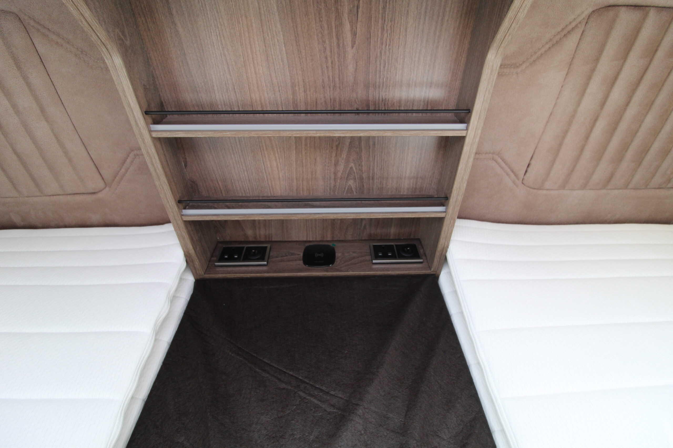 2026-coachman-aventura-565-22.jpg