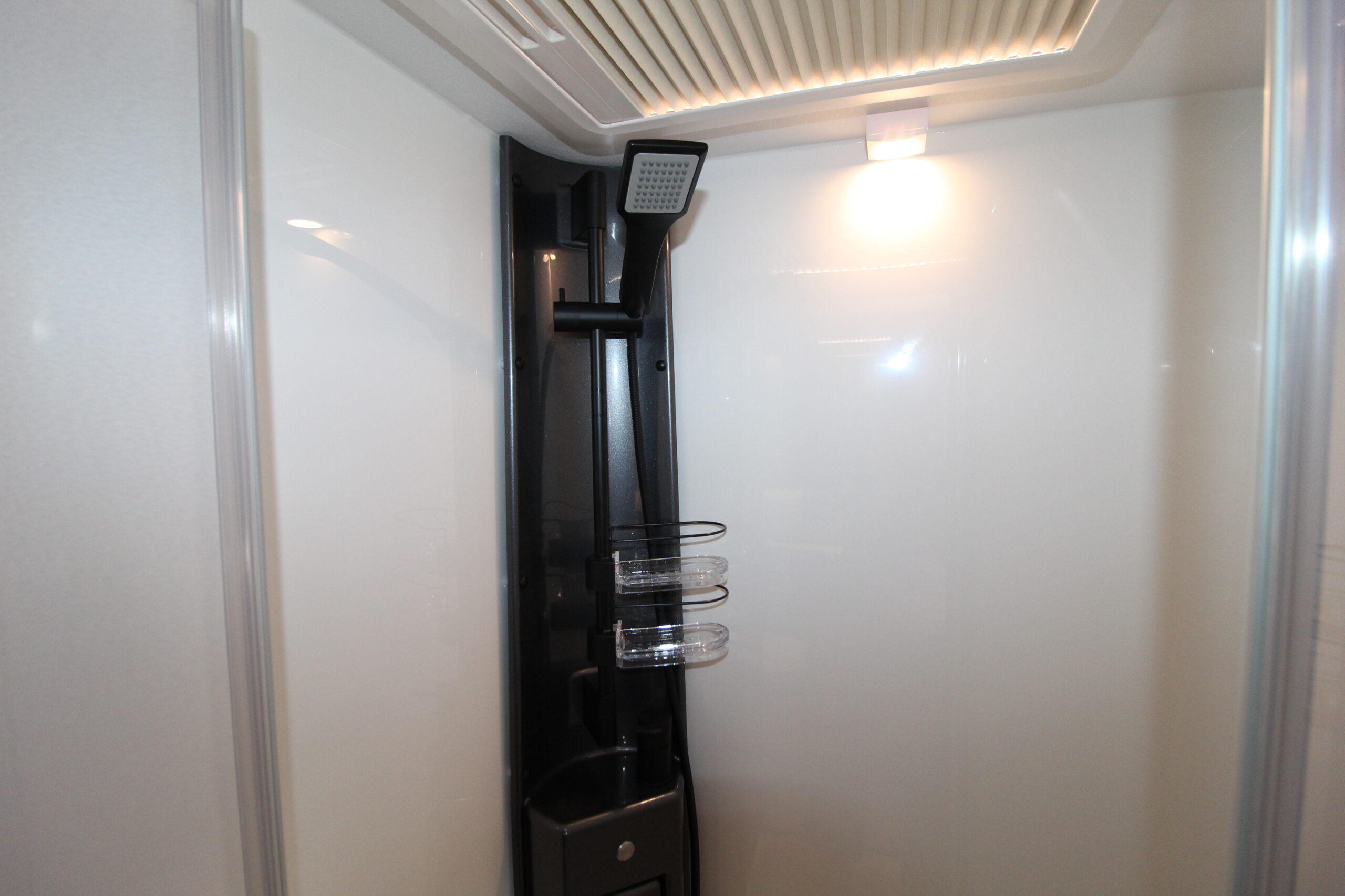 2026-coachman-aventura-565-29.jpg