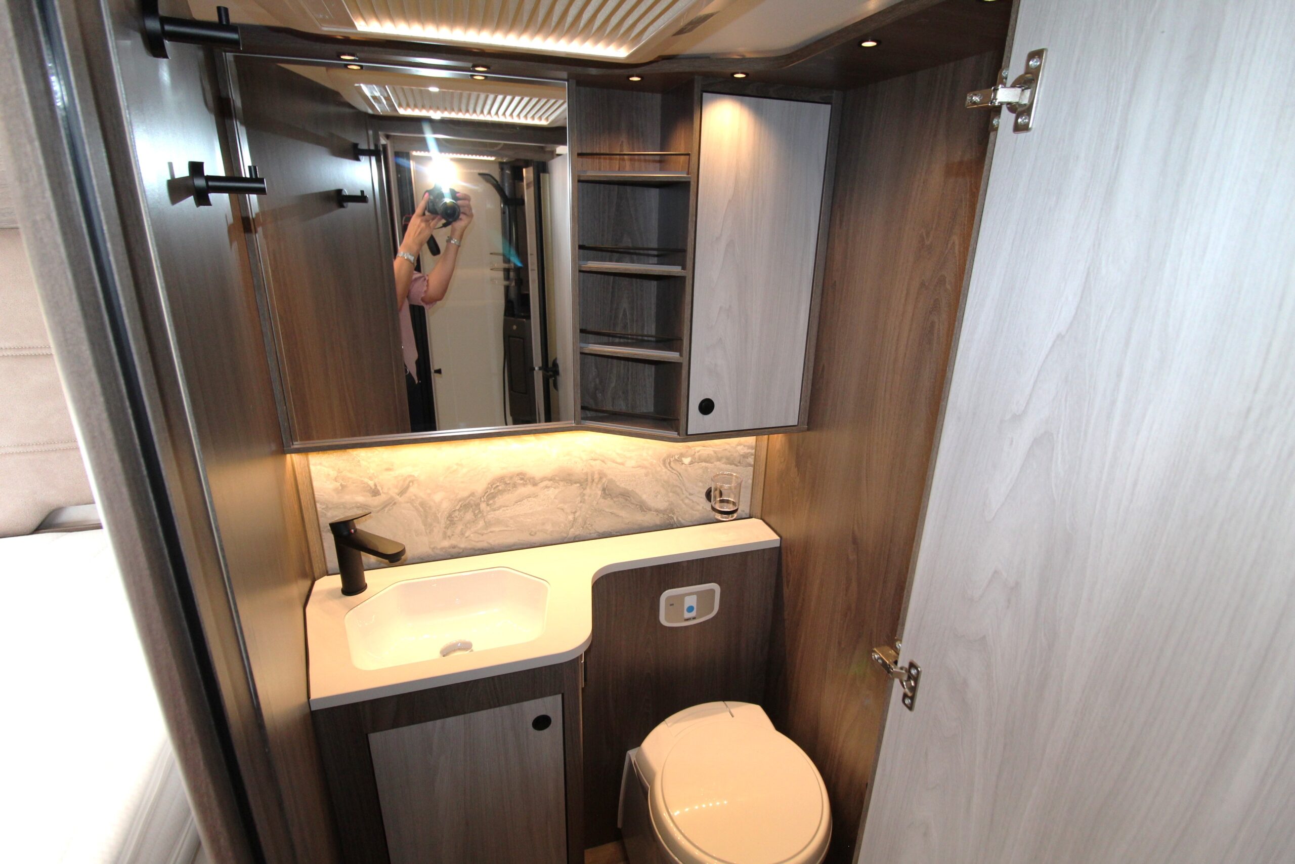 2026-coachman-aventura-565-31.jpg