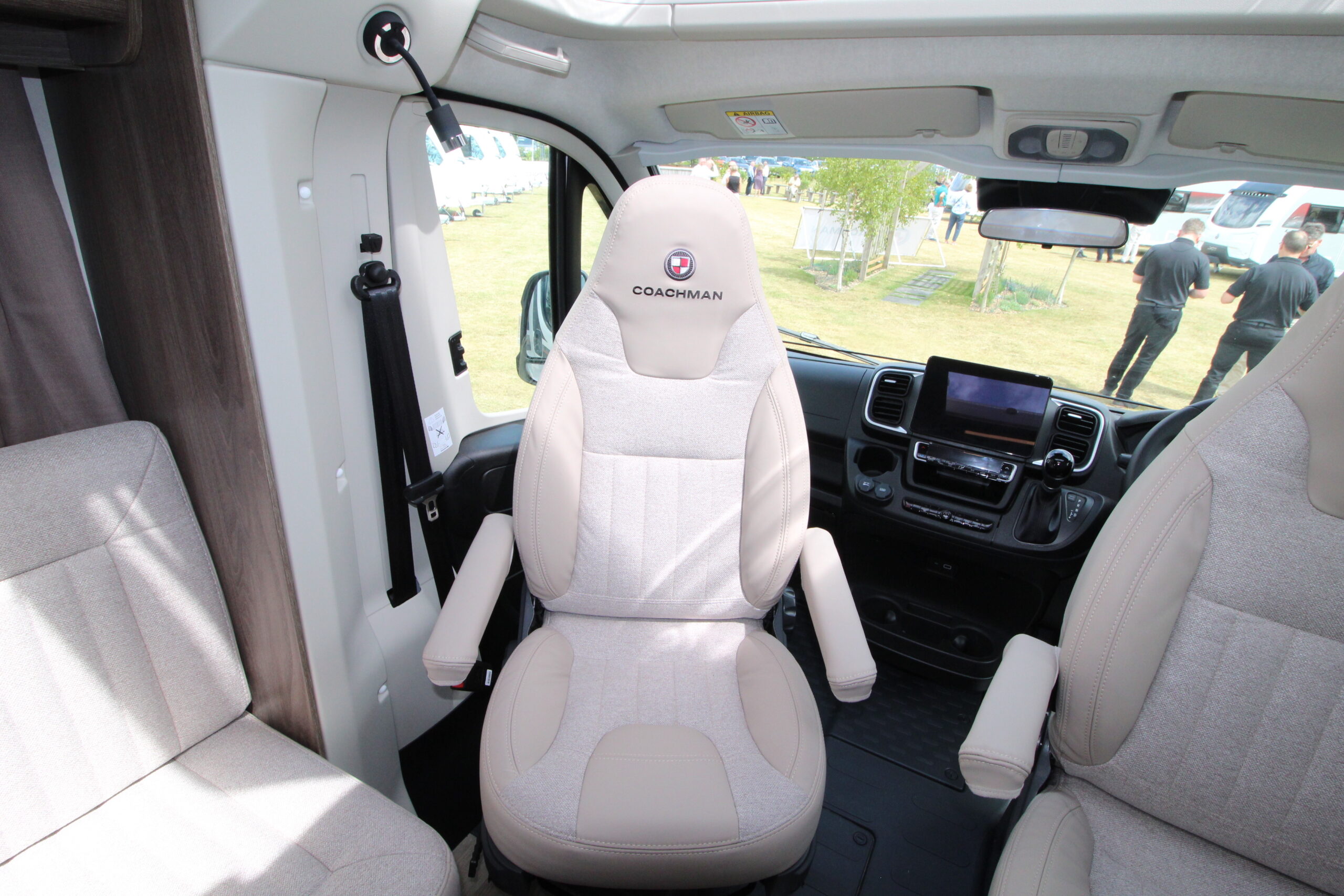 2026-coachman-aventura-565-9.jpg