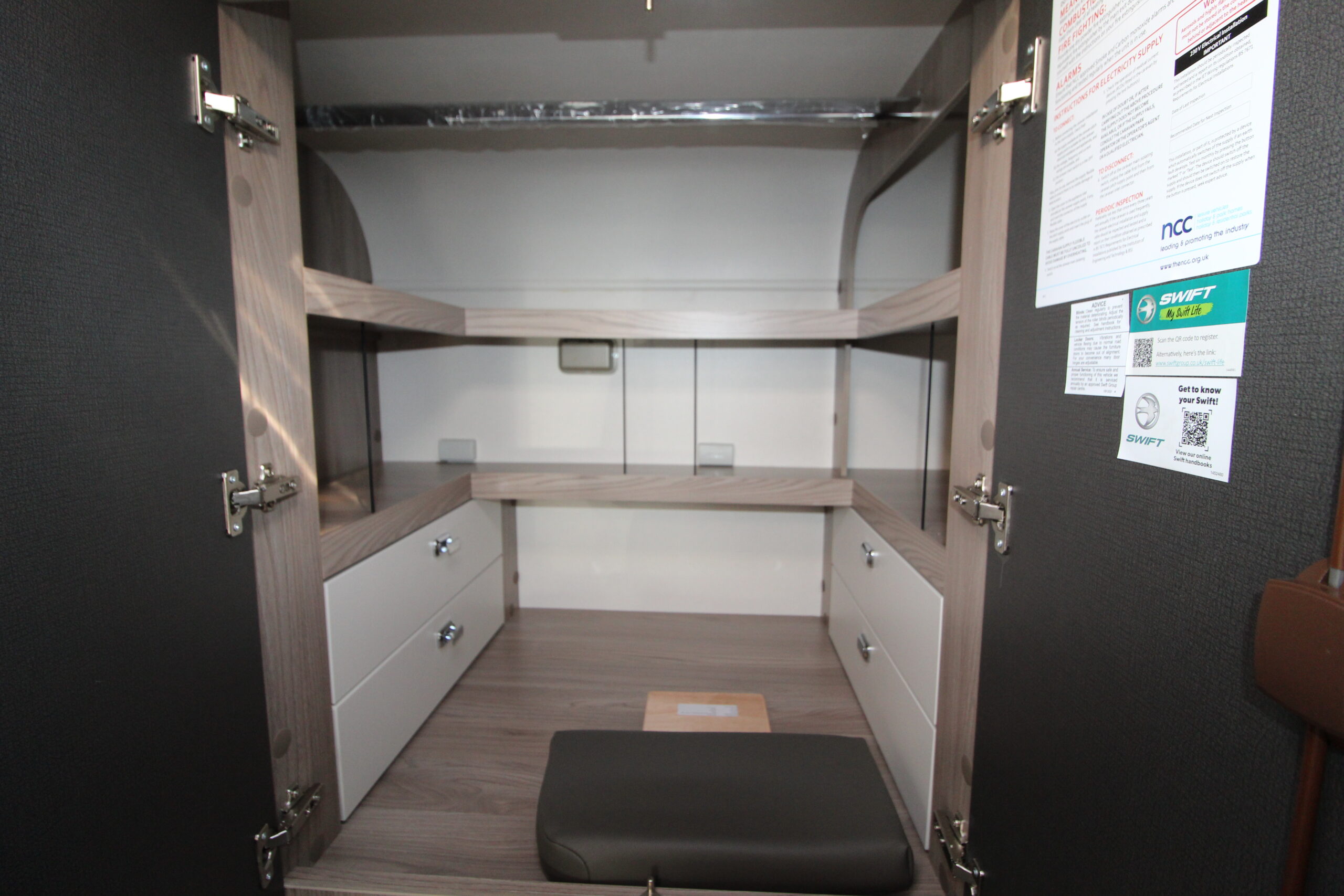 2026-escape-640-interior-19.jpg