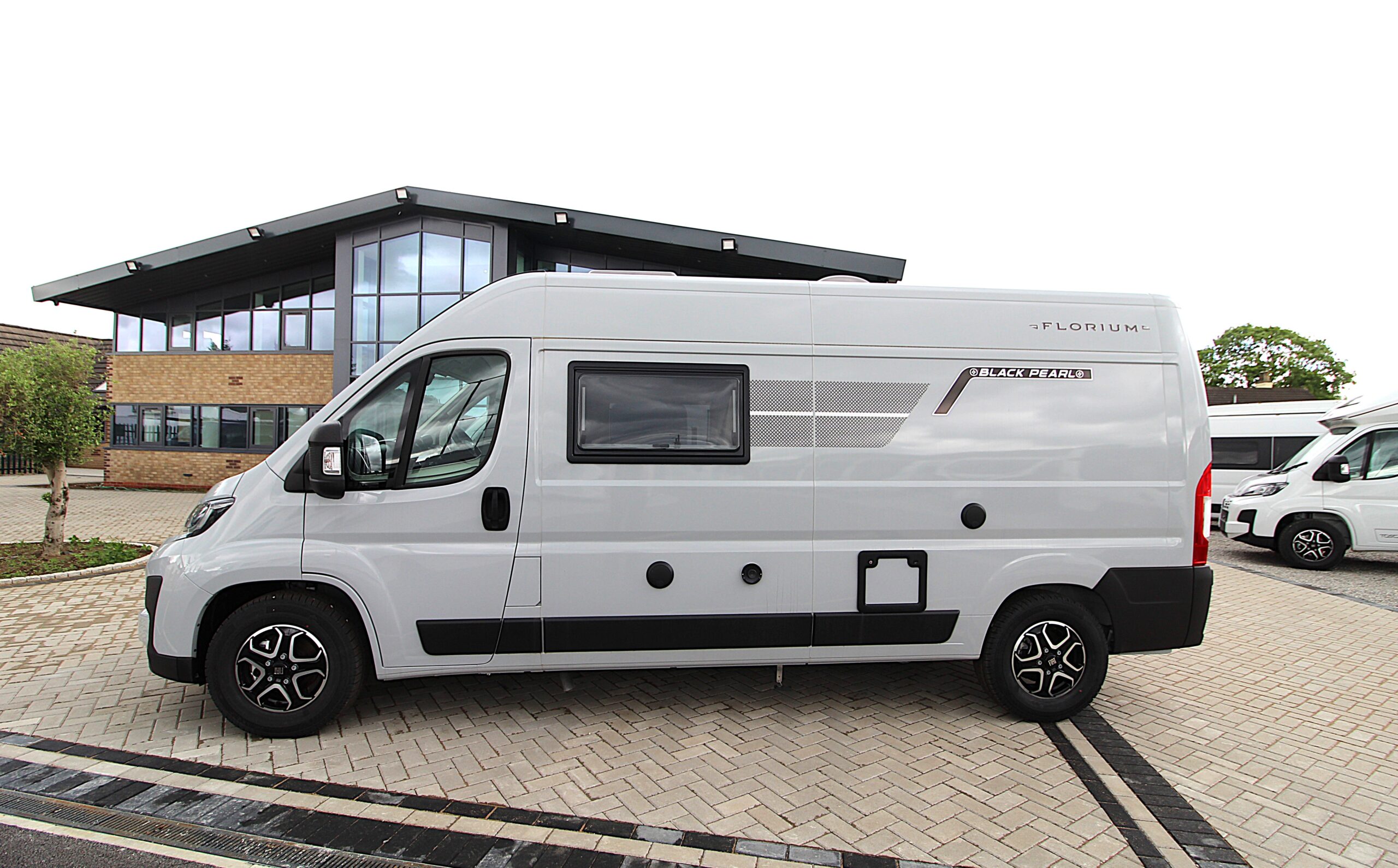 2026-florium-black-pearl-59lt-3.jpg
