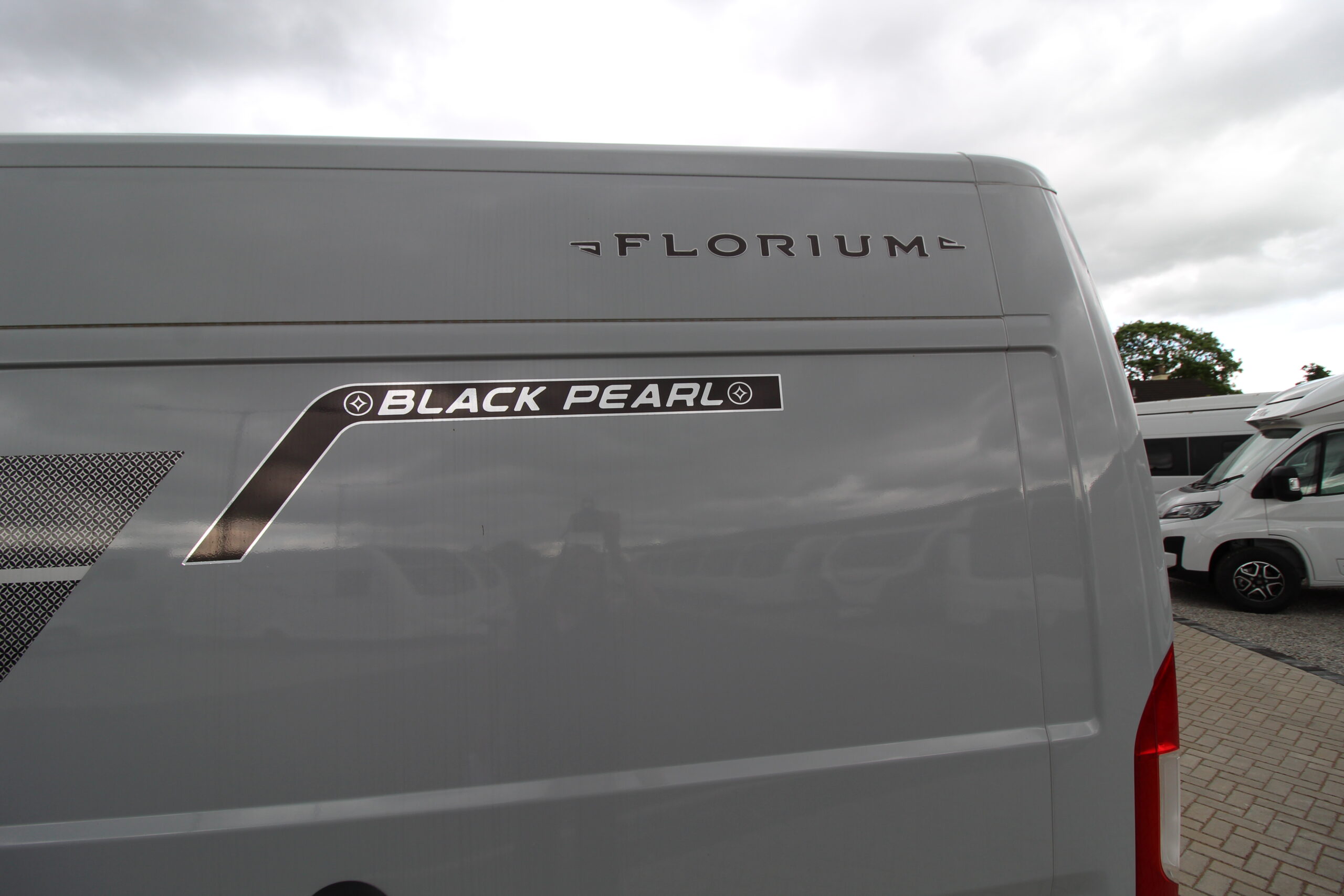 2026-florium-black-pearl-59lt-4.jpg