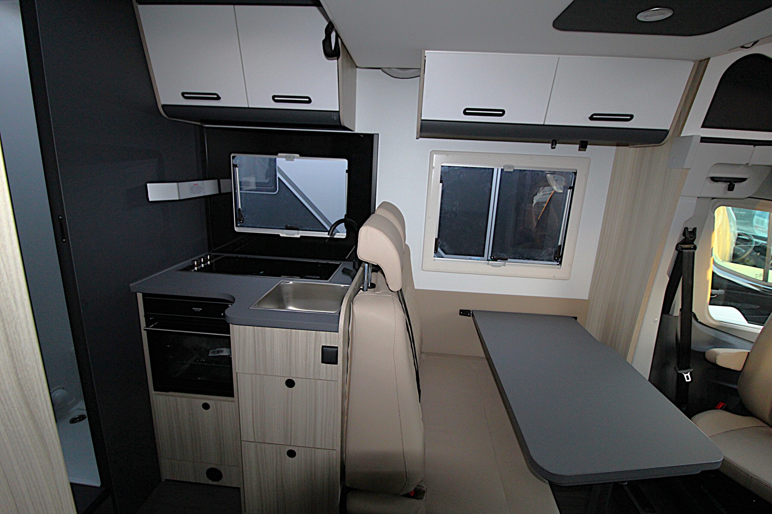 2026-sun-living-75-sl-10.jpg
