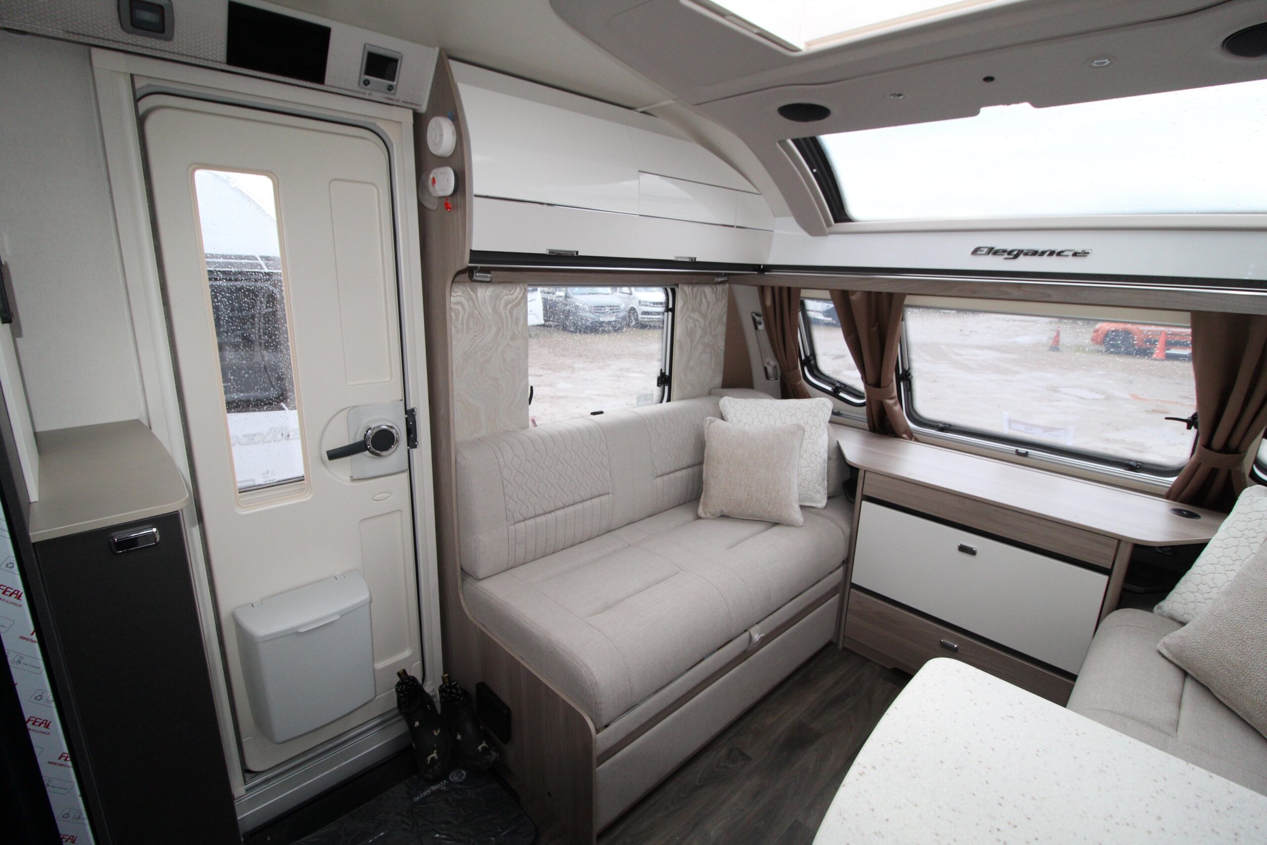 2026-swift-elegance-835-1.jpg