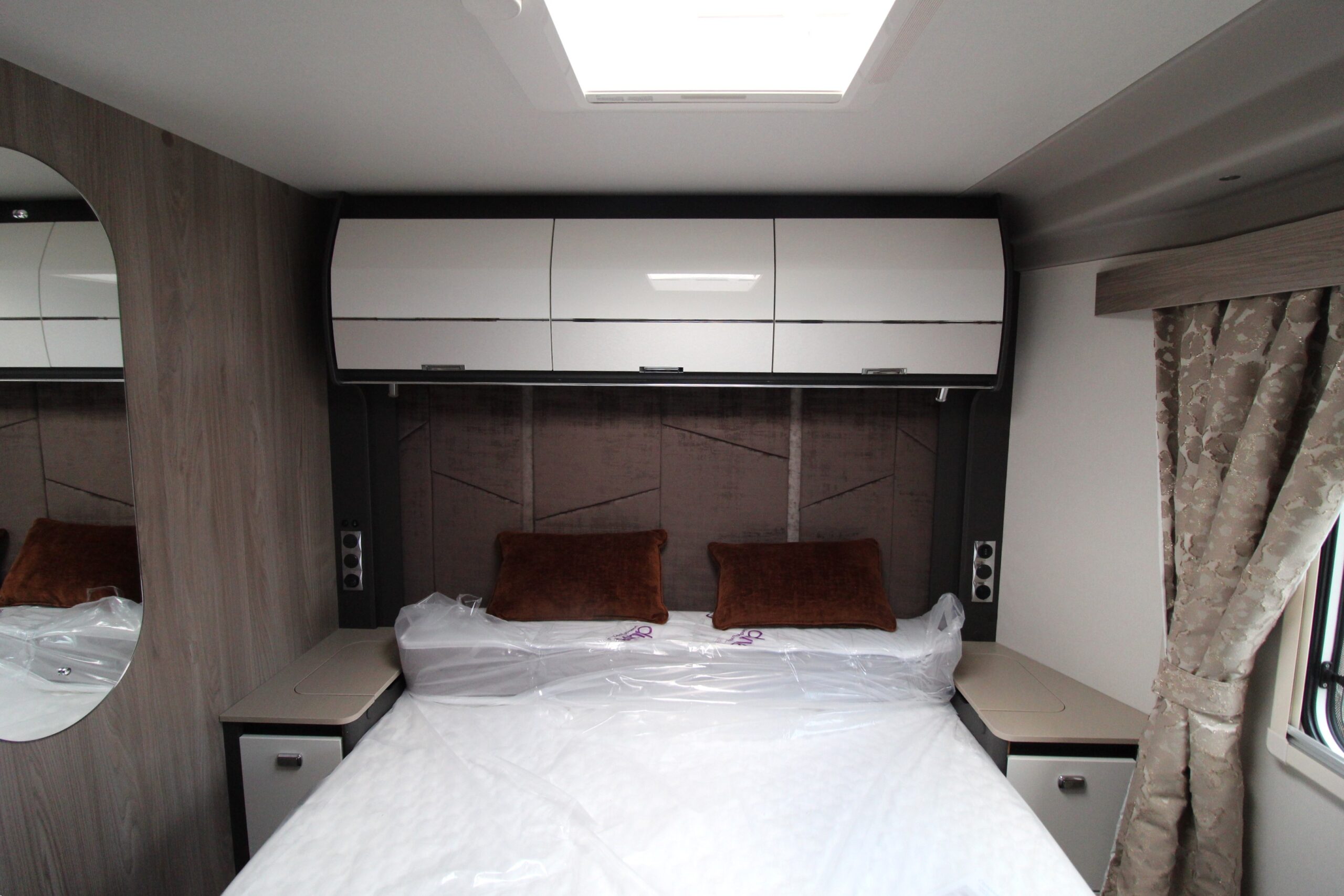 2026-swift-elegance-835-16.jpg