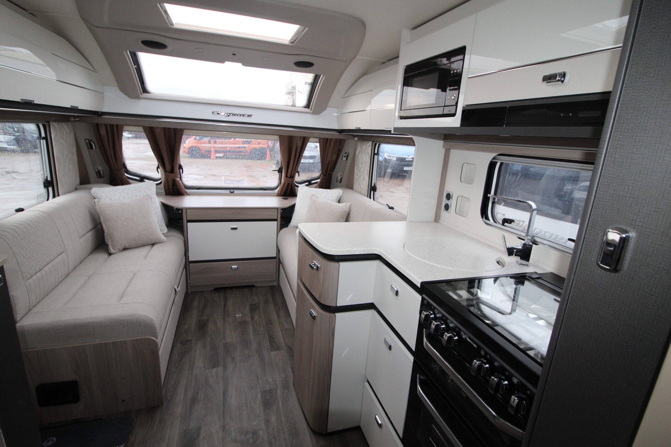 2026-swift-elegance-835-27.jpg