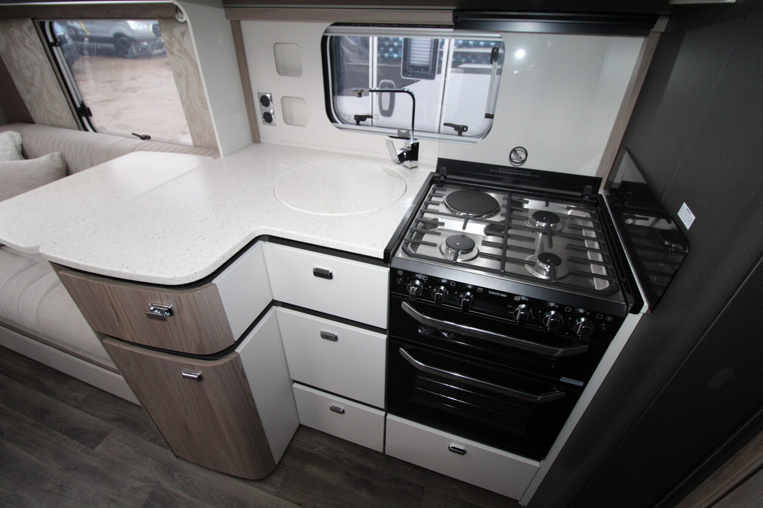 2026-swift-elegance-835-30.jpg