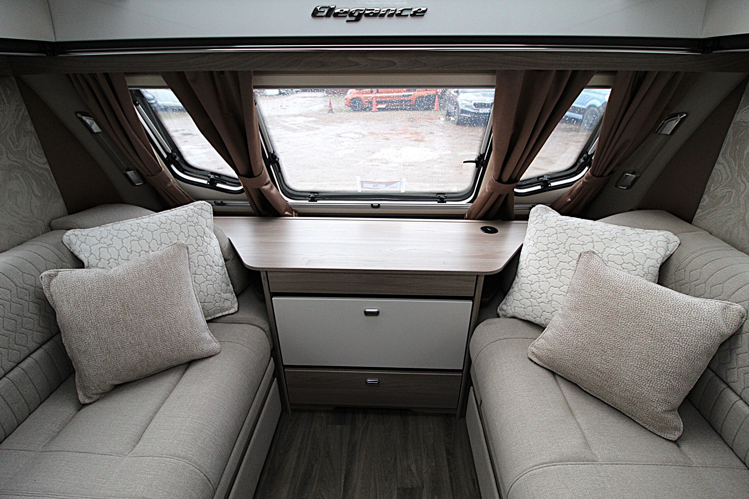 2026-swift-elegance-835-40.jpg