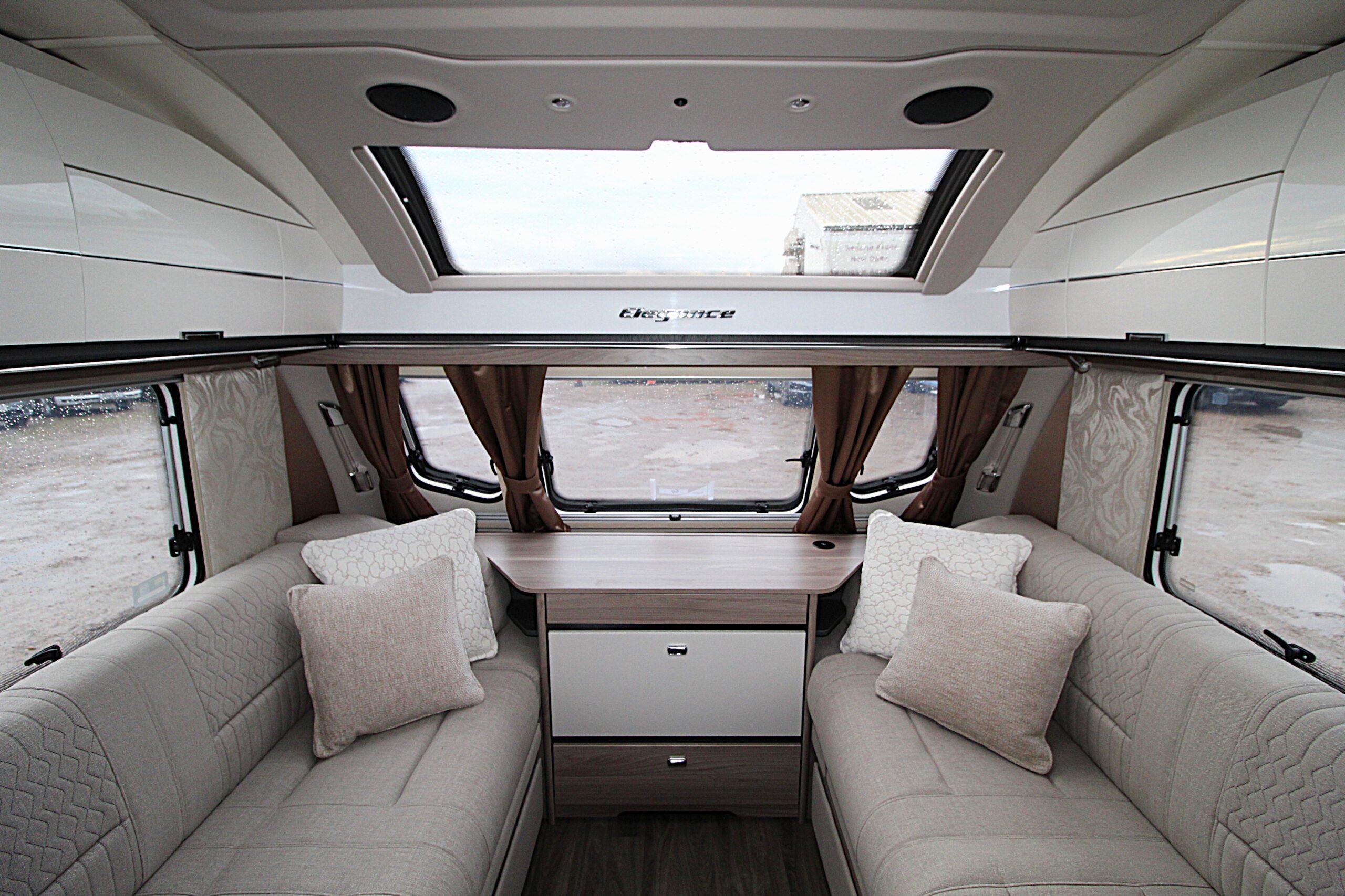 2026-swift-elegance-835-43.jpg