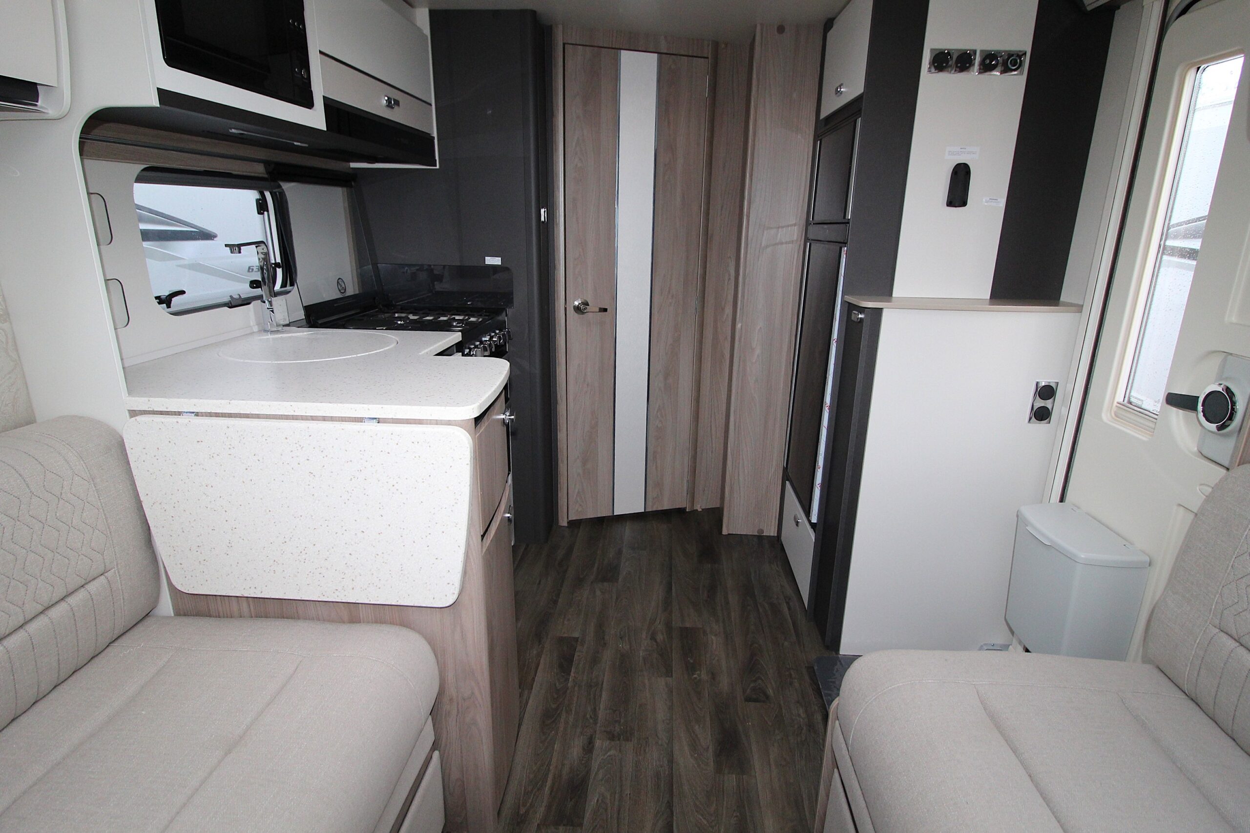 2026-swift-elegance-835-45.jpg