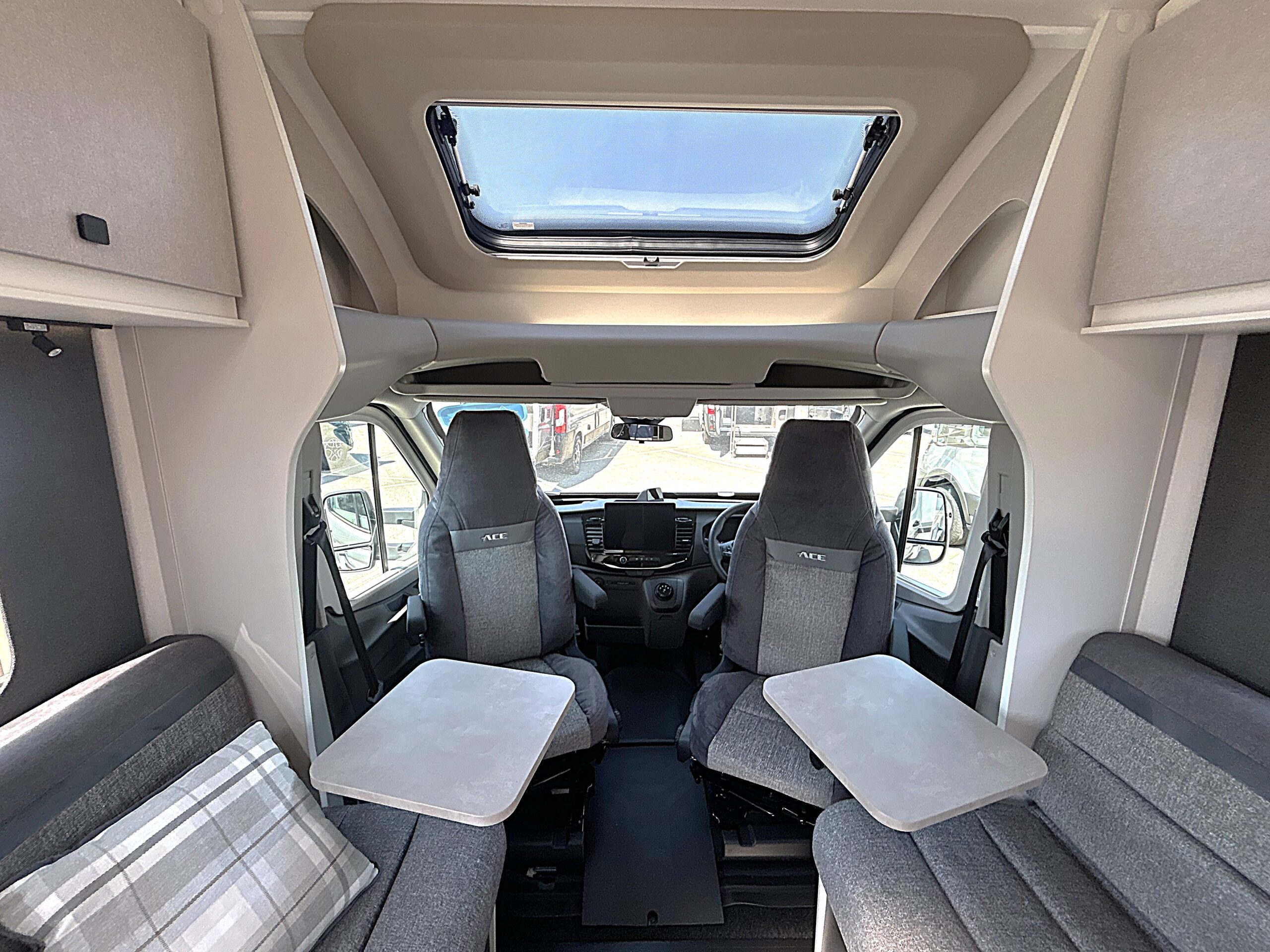 2027-ace-1500gl-16_1.jpeg