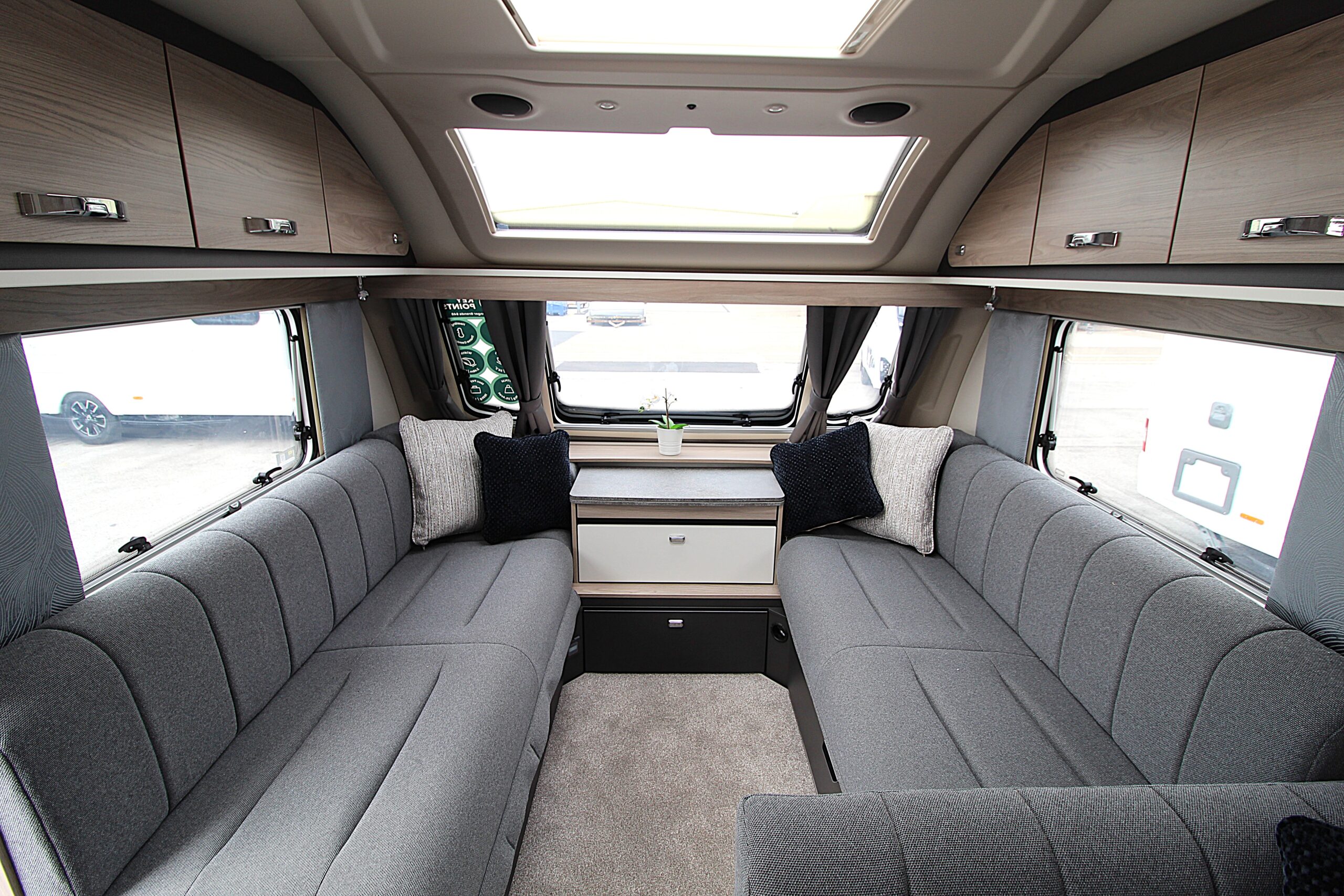 2027-challenger-grande-640-18.jpg