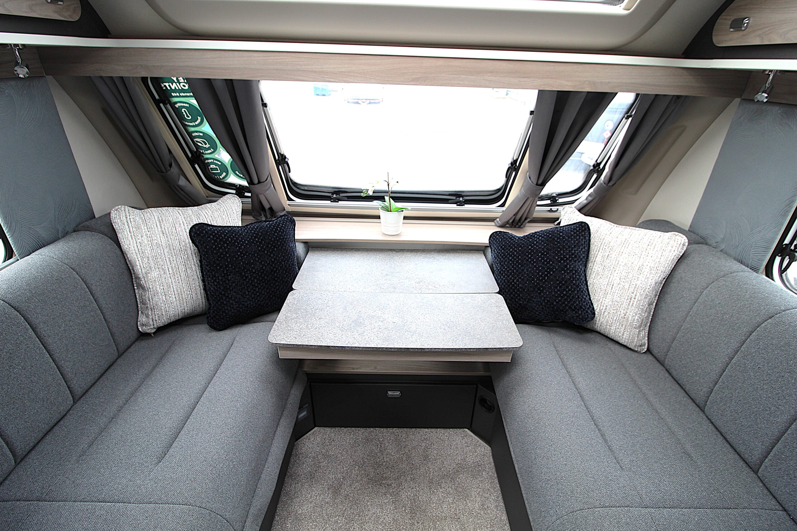2027-challenger-grande-640-23.jpg
