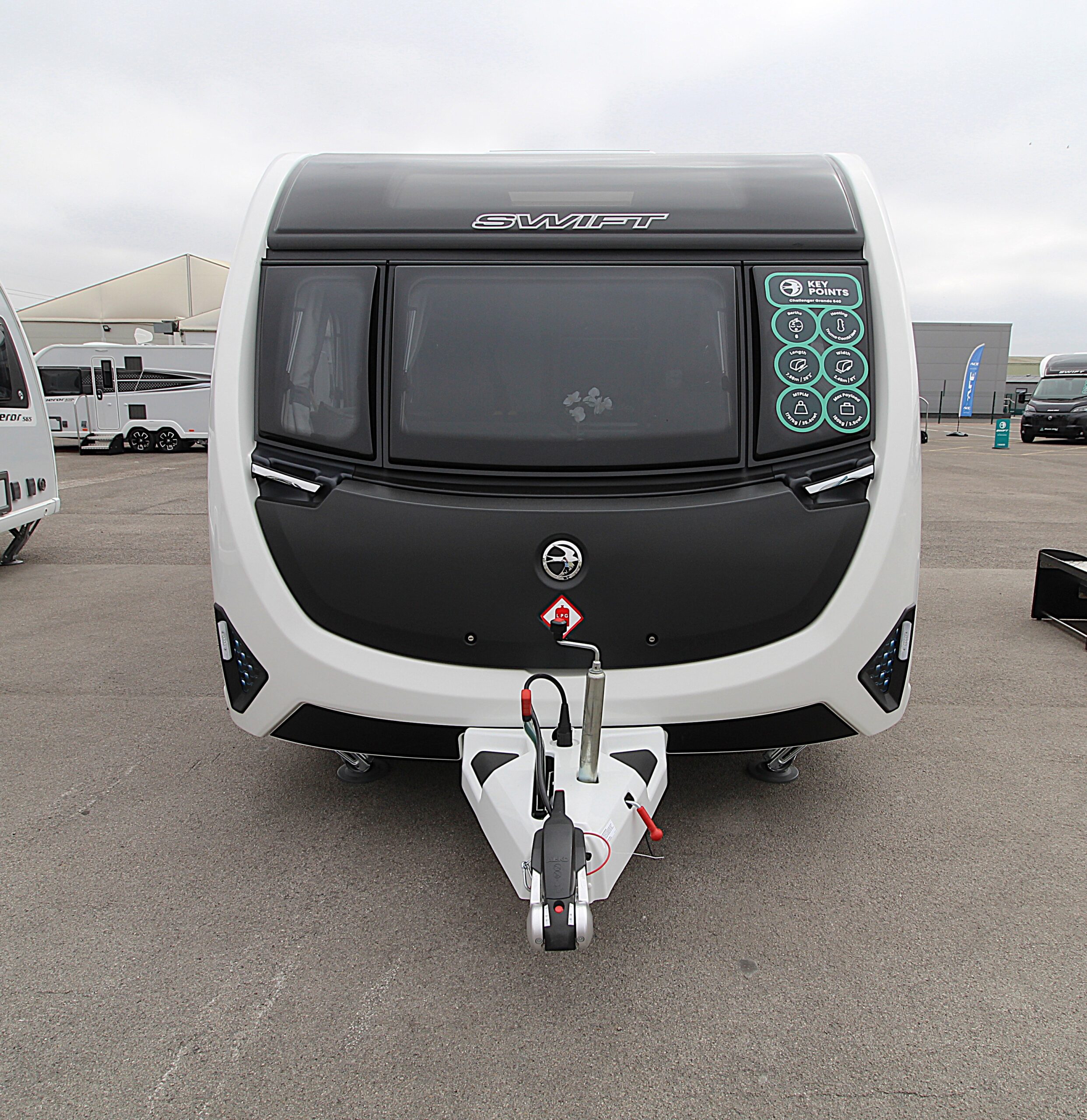 2027-challenger-grande-640-9.jpg